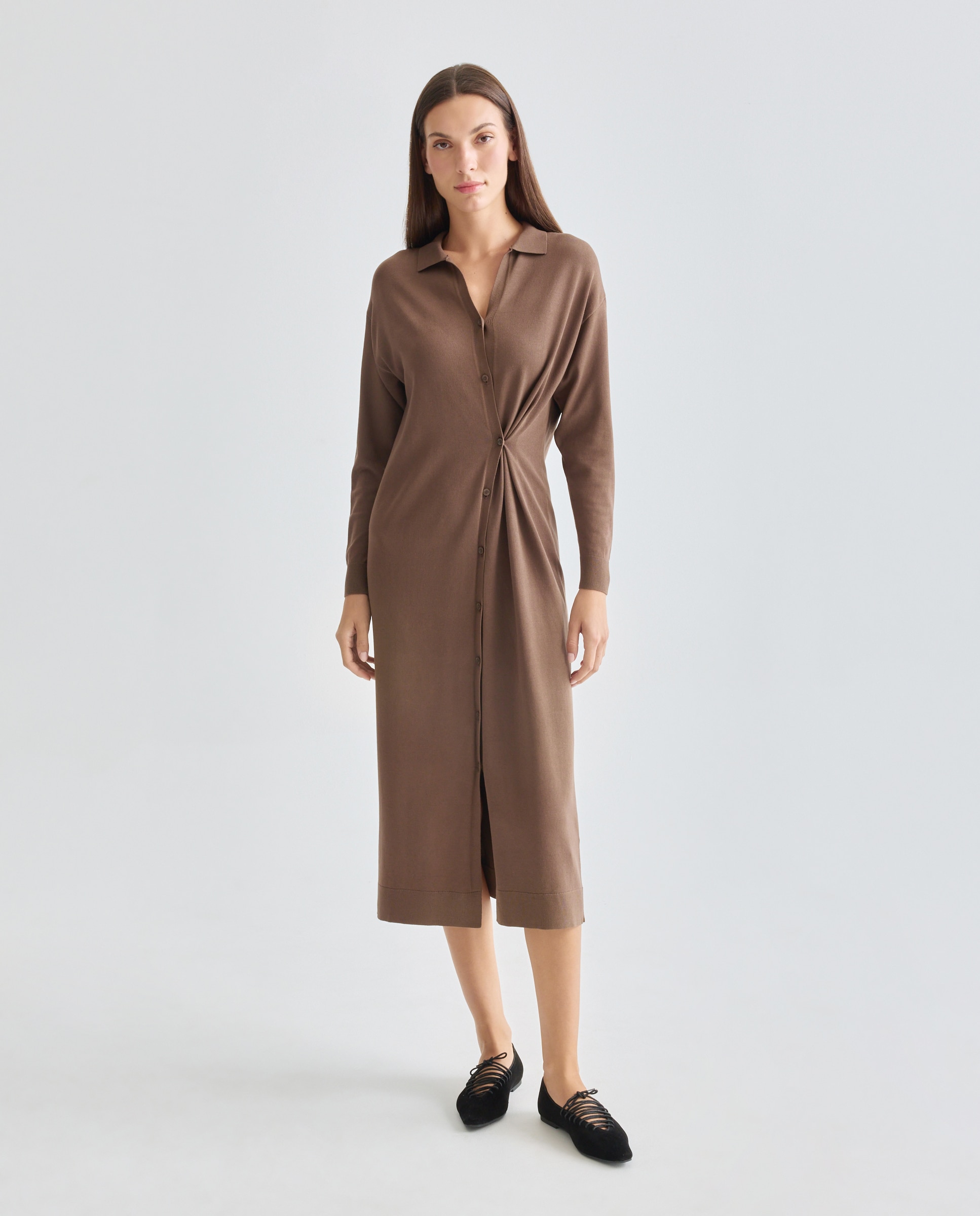 Imagen 0 de Vestido de punto de mujer abotonado drapeado