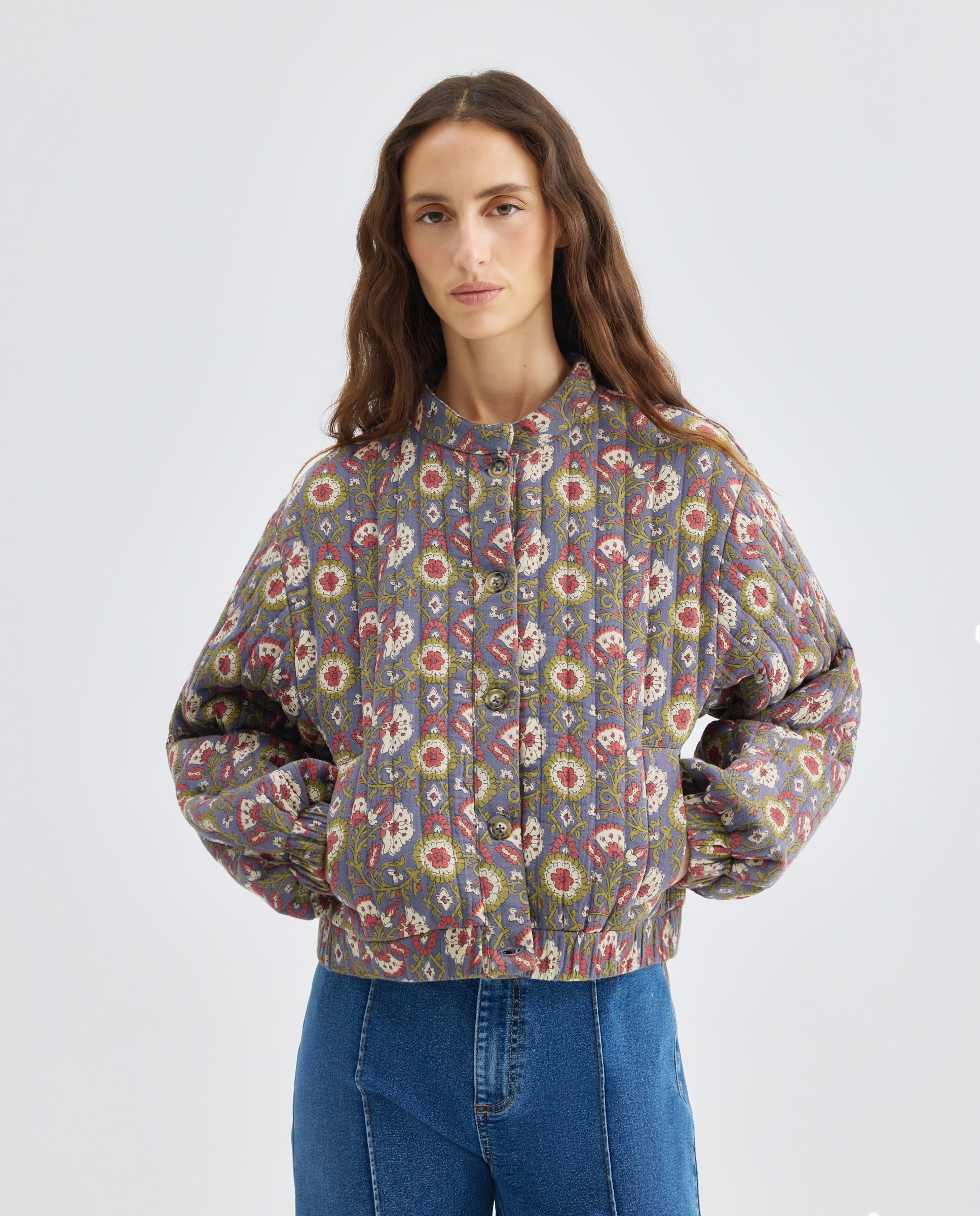 Imagen 0 de Chaqueta de mujer bomber de flores