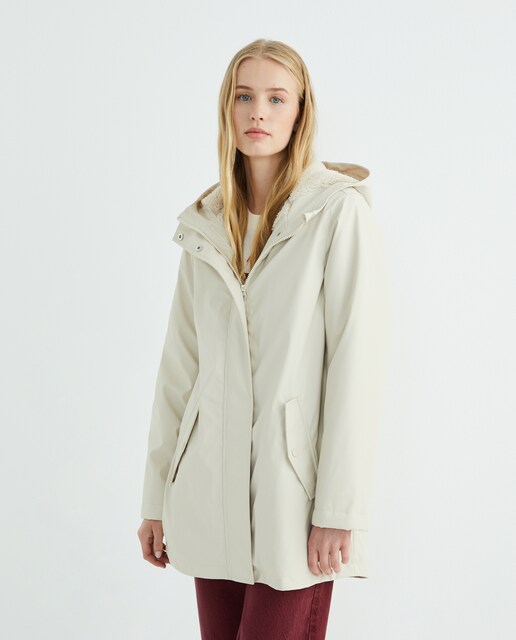 Imagen 0 de Chubasquero de mujer engomado con capucha