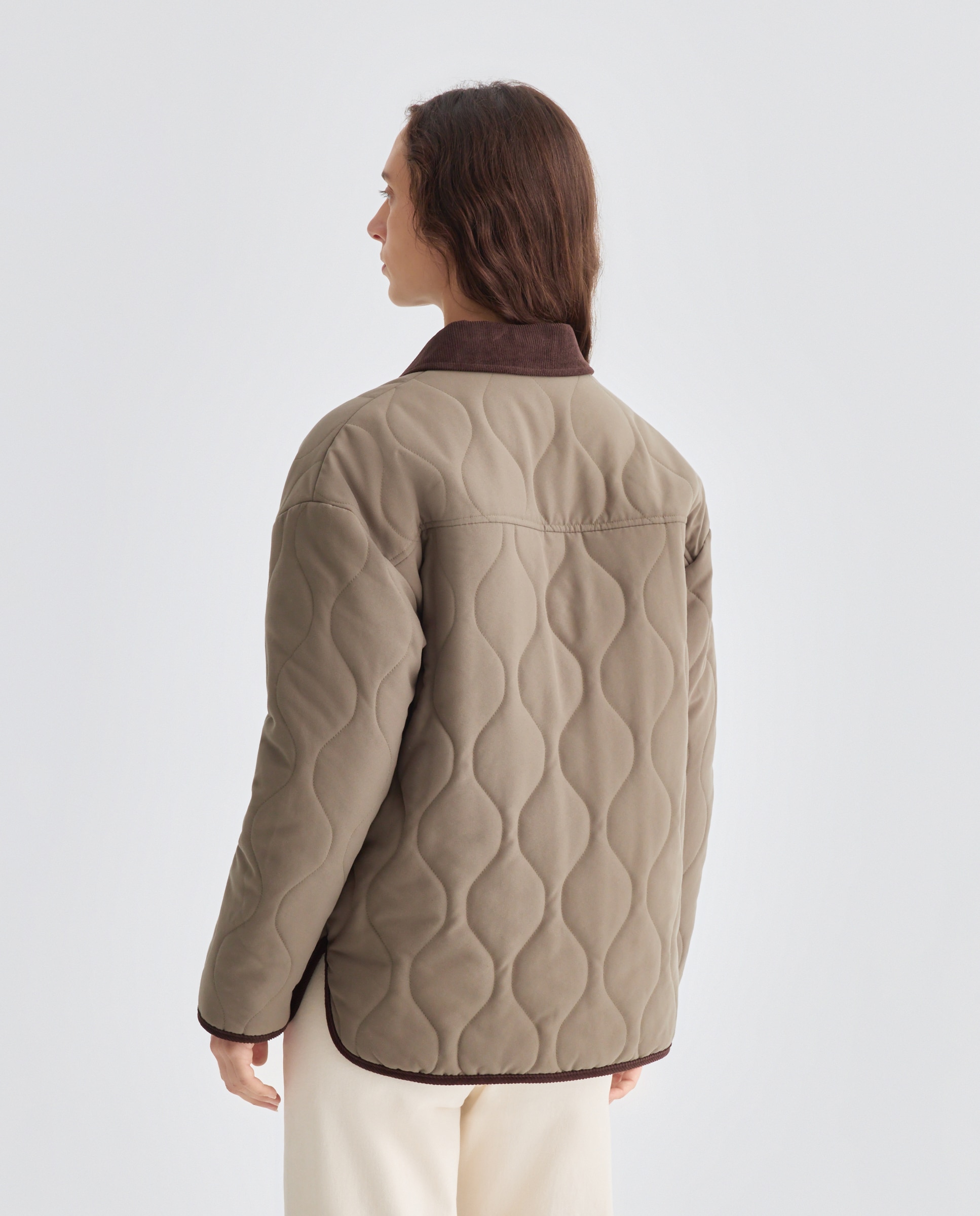 Chaqueta de mujer tipo Husky con acabados en pana 530 Verde oscuro-3