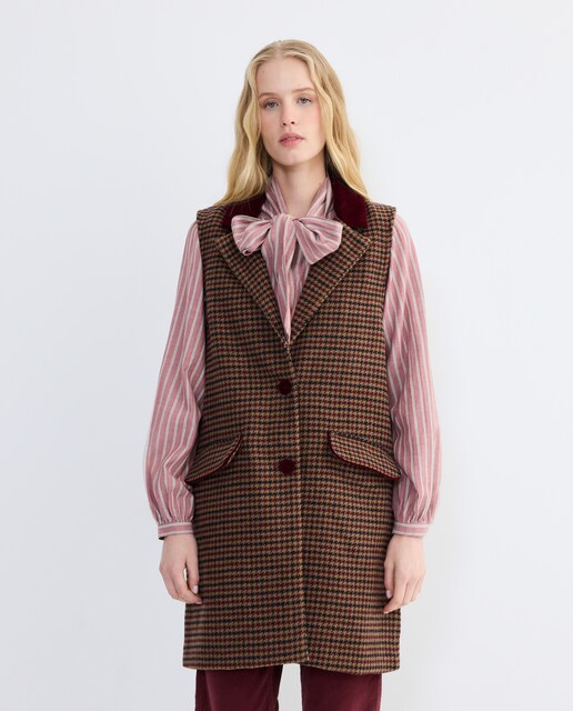 Imagen 0 de Chaleco de mujer de paño con detalles en terciopelo