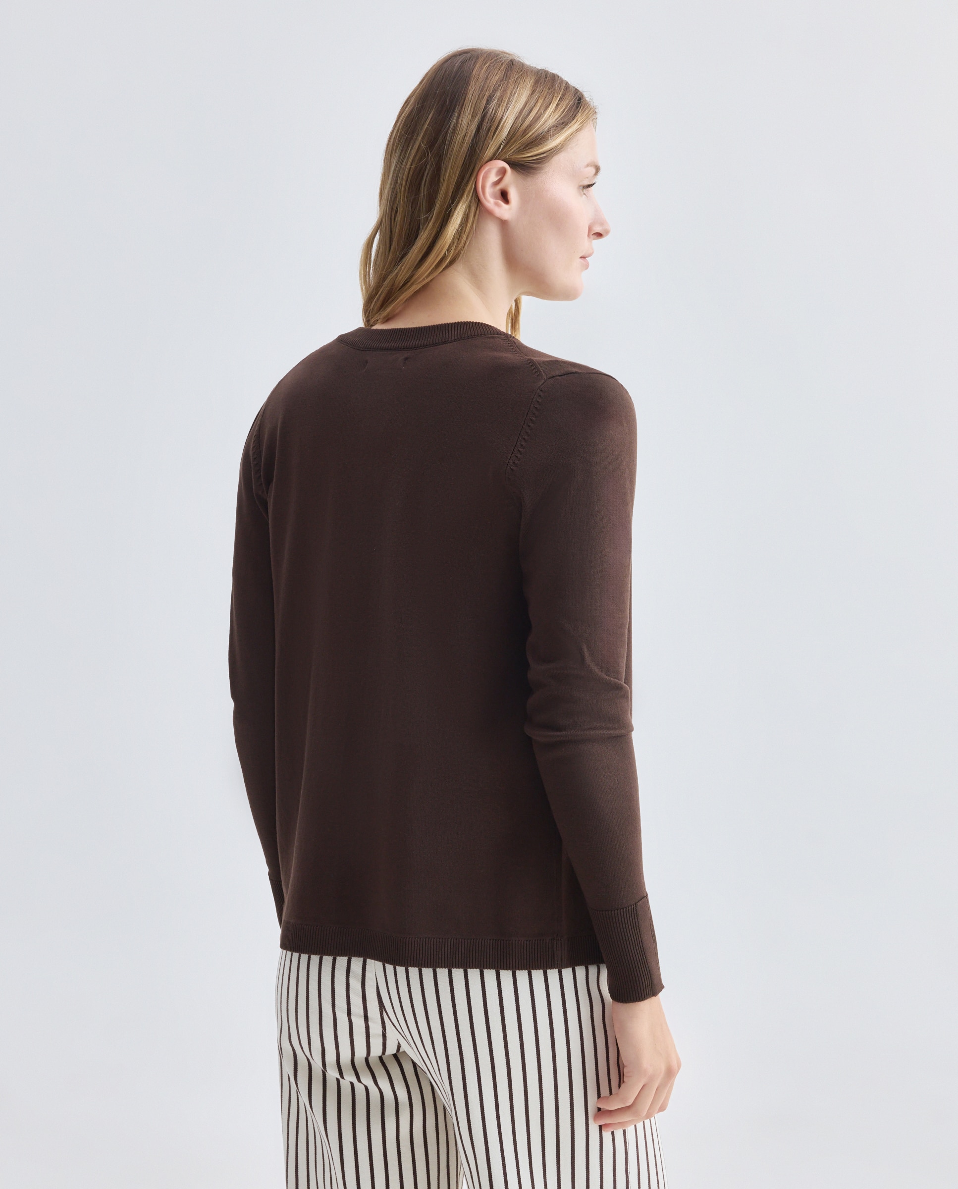 Cardigan básico de mujer cuello caja Chocolate-3