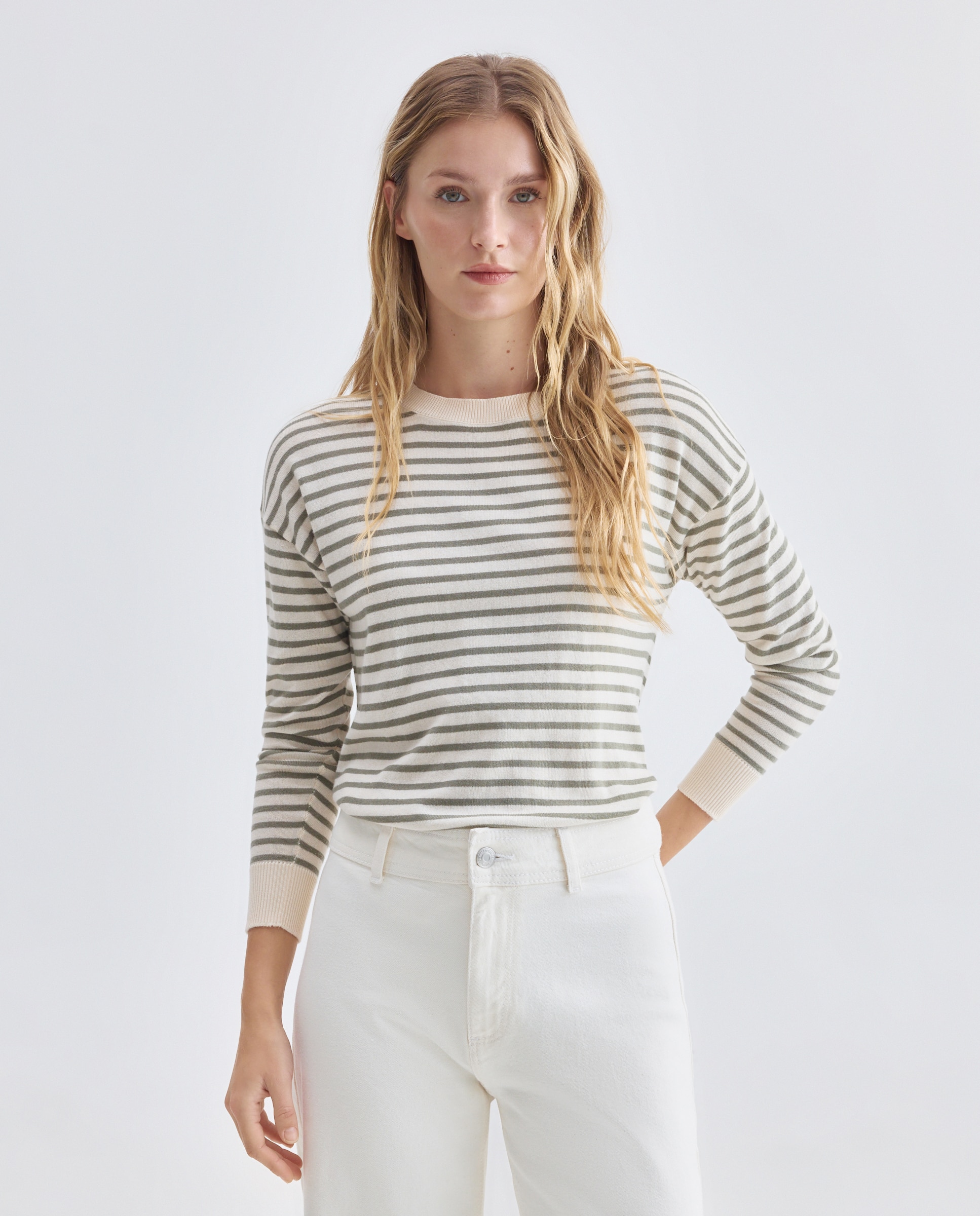 Imagen 0 de Jersey fino básico de mujer cuello caja y rayas