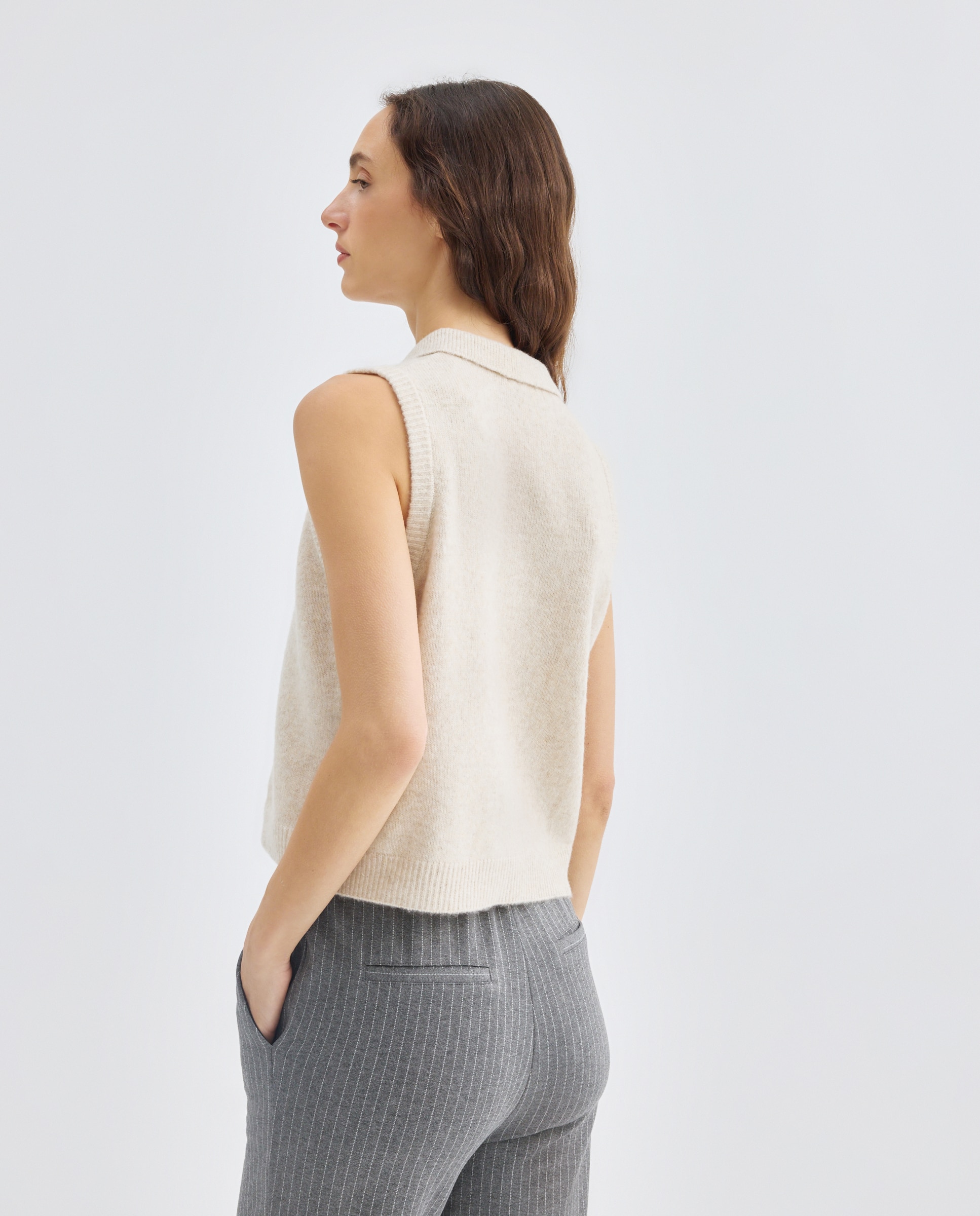 Chaleco de mujer cuello polo 120 Crudo-3