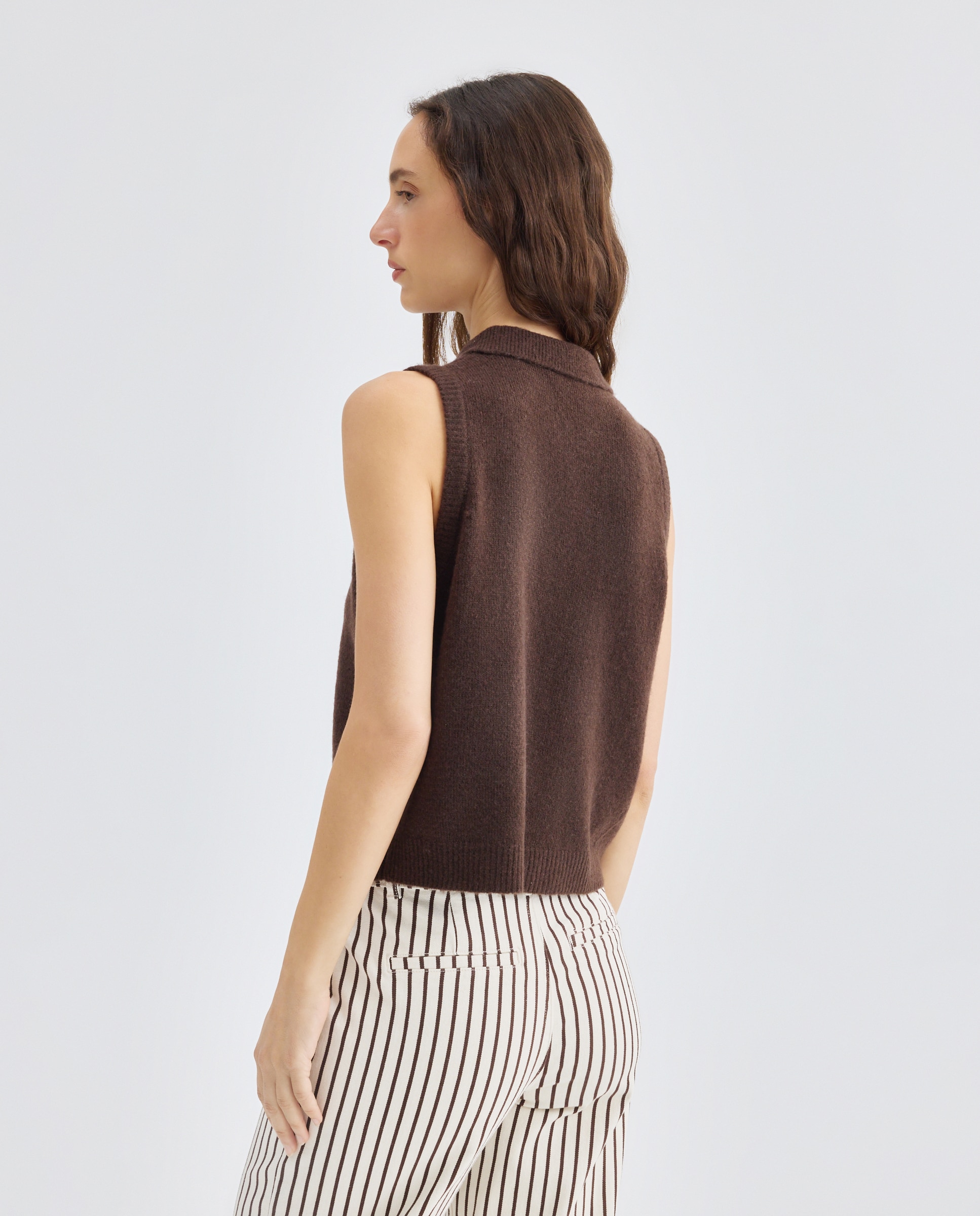 Chaleco de mujer cuello polo Chocolate-3