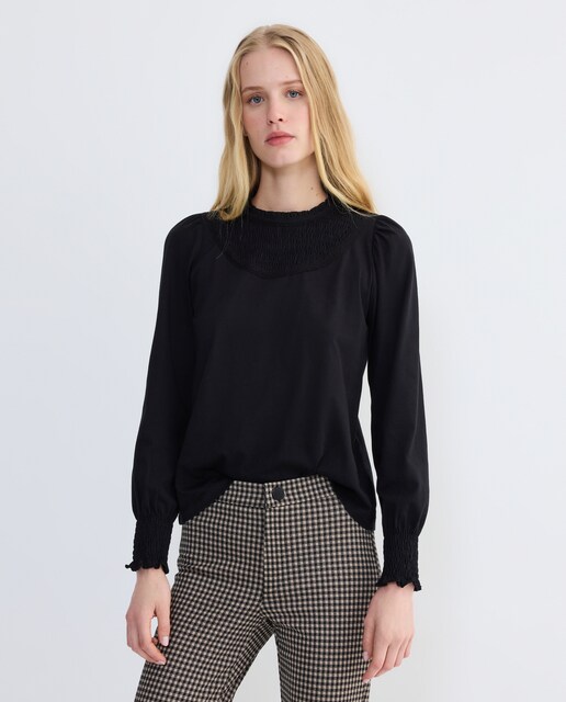 Imagen 0 de Camiseta mujer fruncido cuello