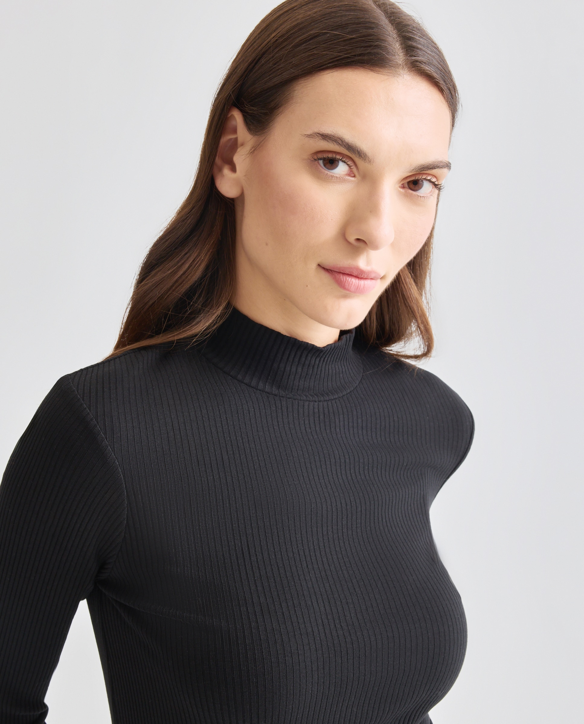 Camiseta básica de mujer cuello perkins canalé Negro-4