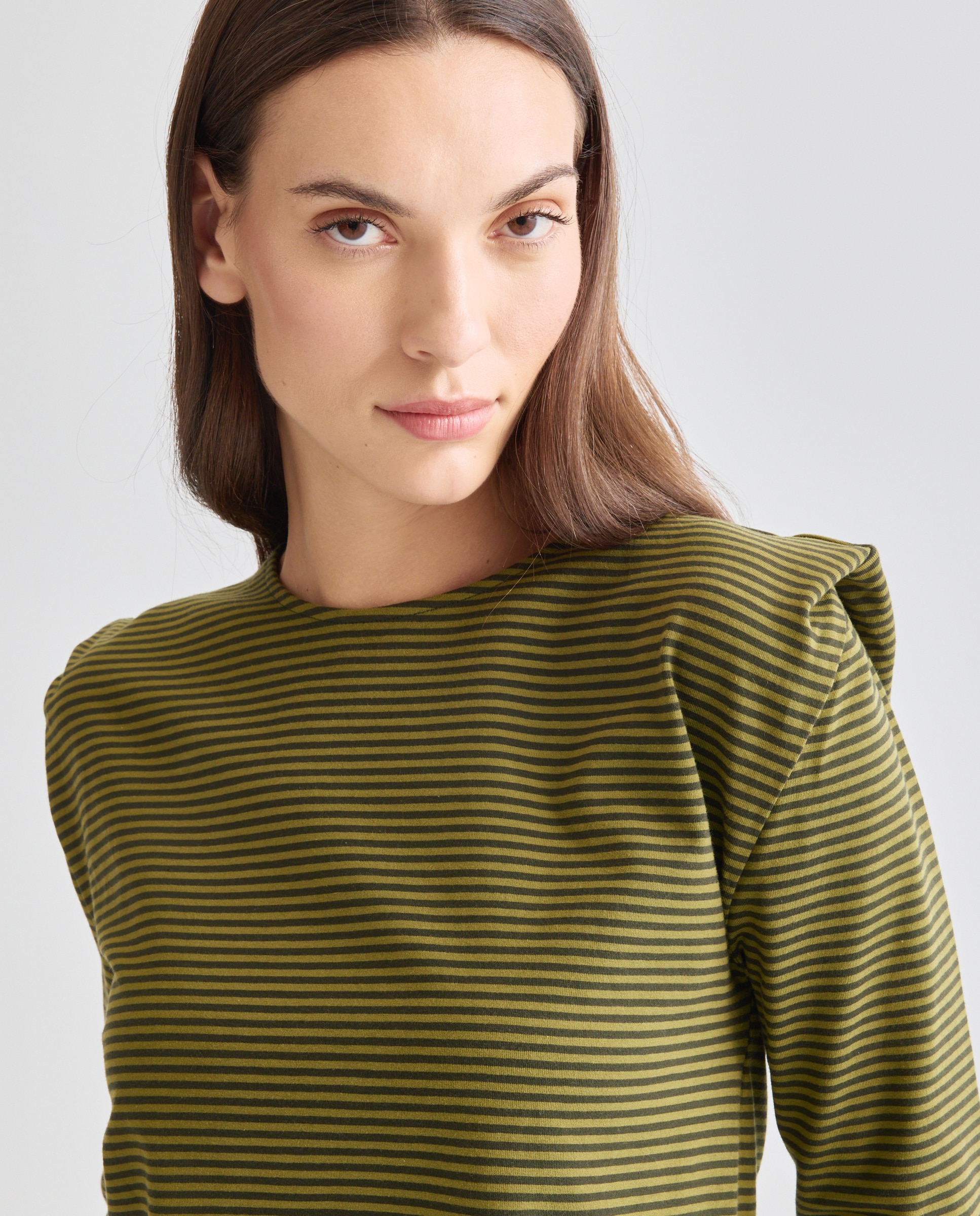 Camiseta de mujer cuello caja y hombreras Verde-4