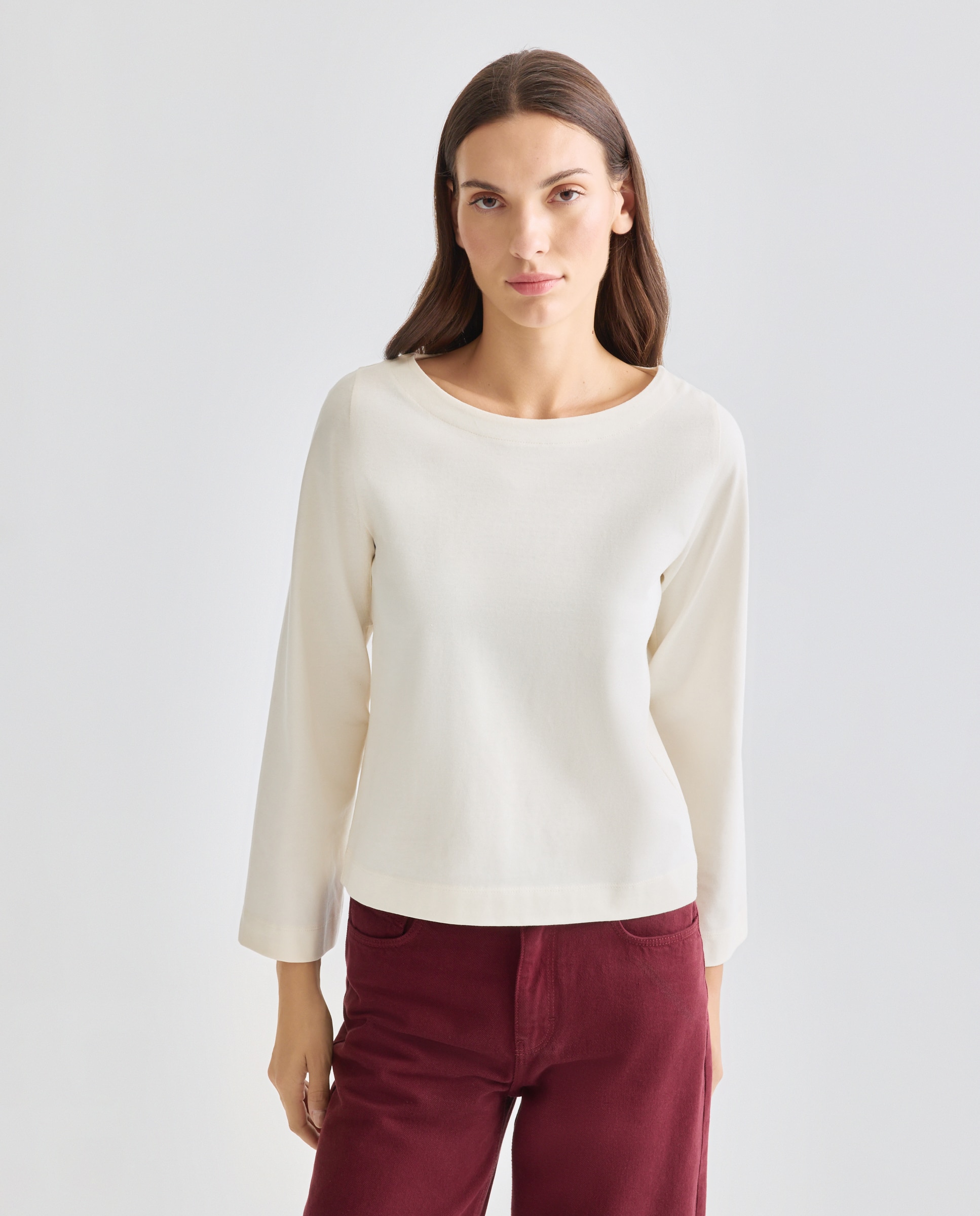 Imagen 0 de Camiseta de mujer cuello caja manga acampanada