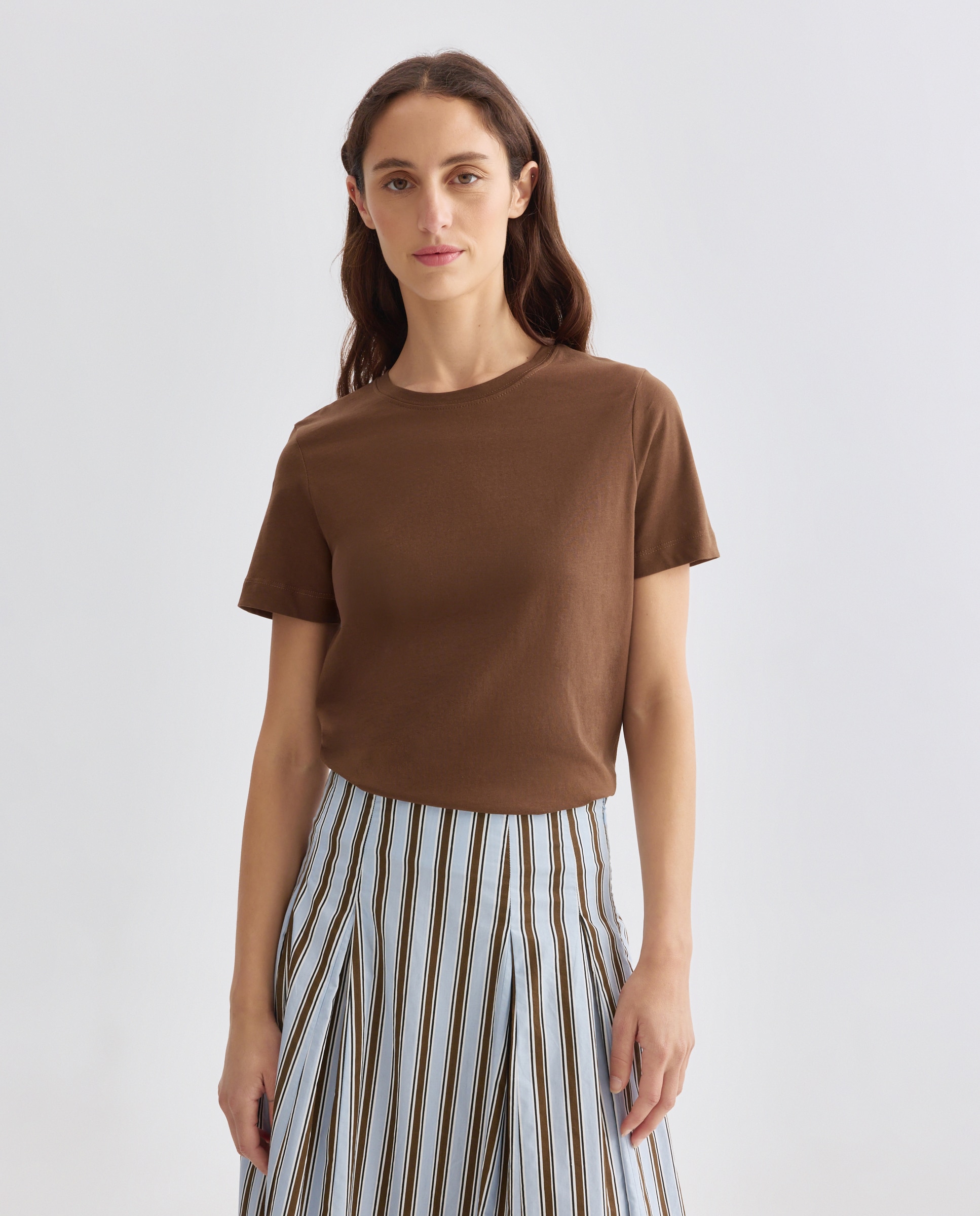 Imagen 0 de Camiseta básica de mujer cuello caja
