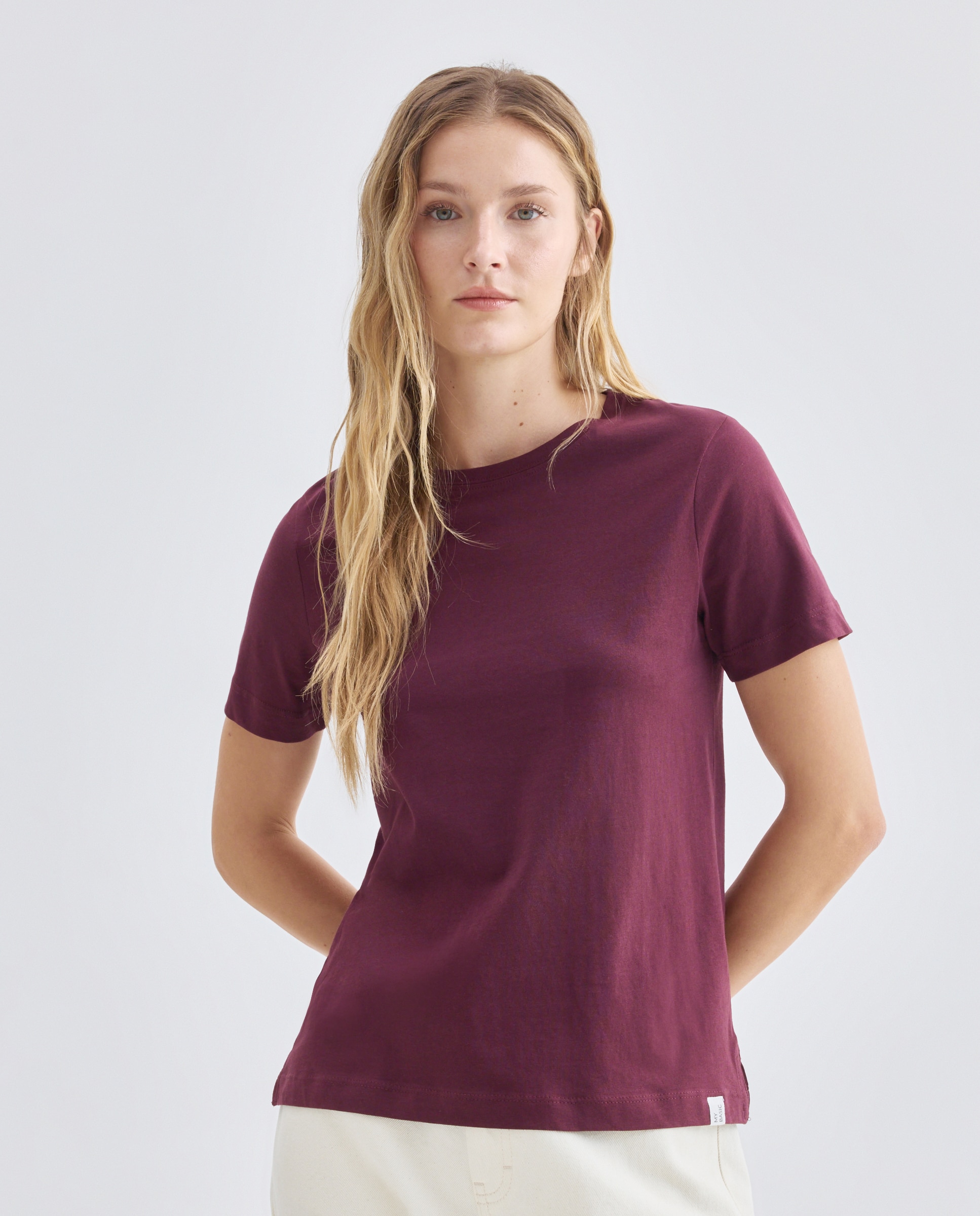 Imagen 0 de Camiseta básica de mujer cuello caja