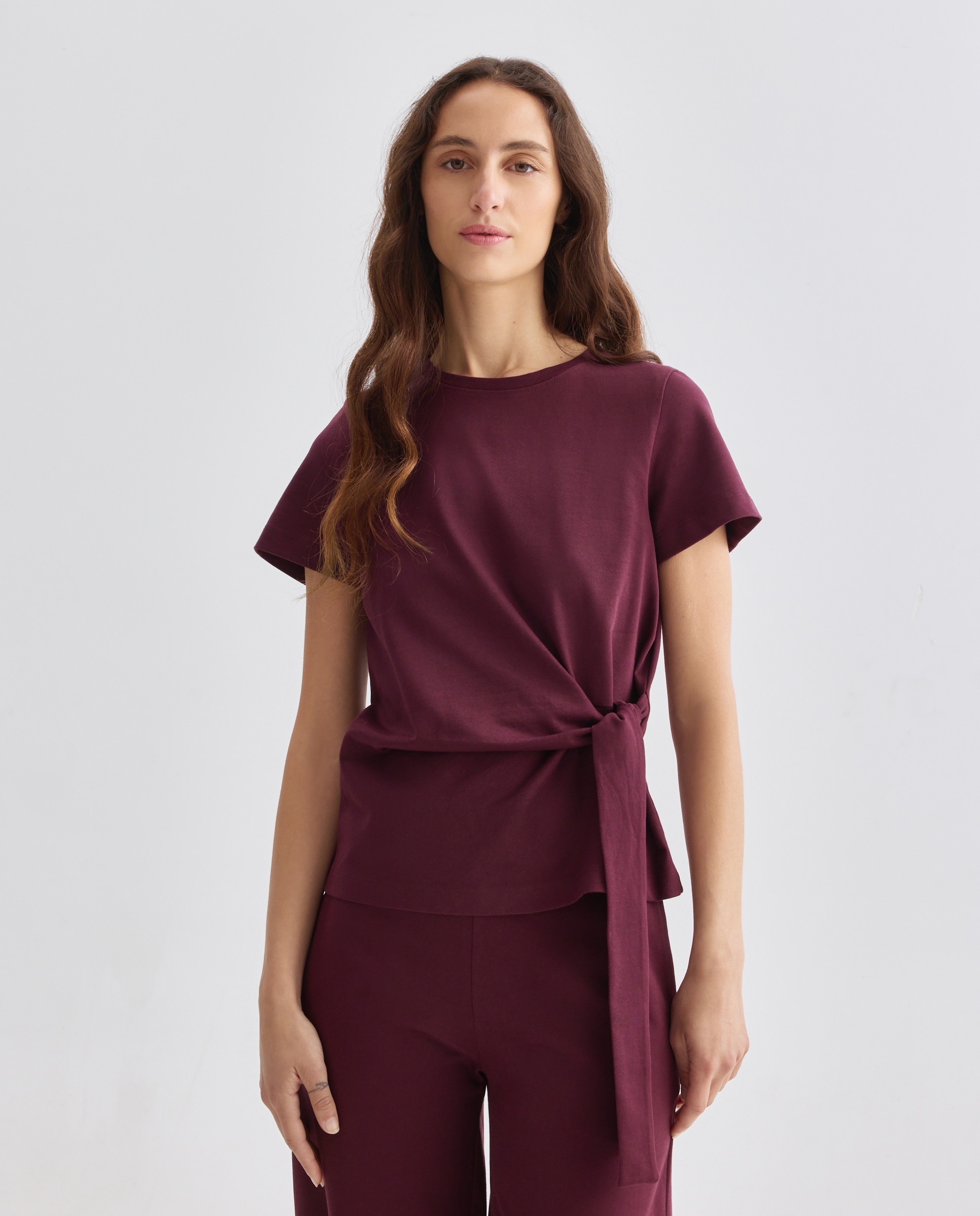 Imagen 0 de Camiseta de mujer cuello caja nudo lateral