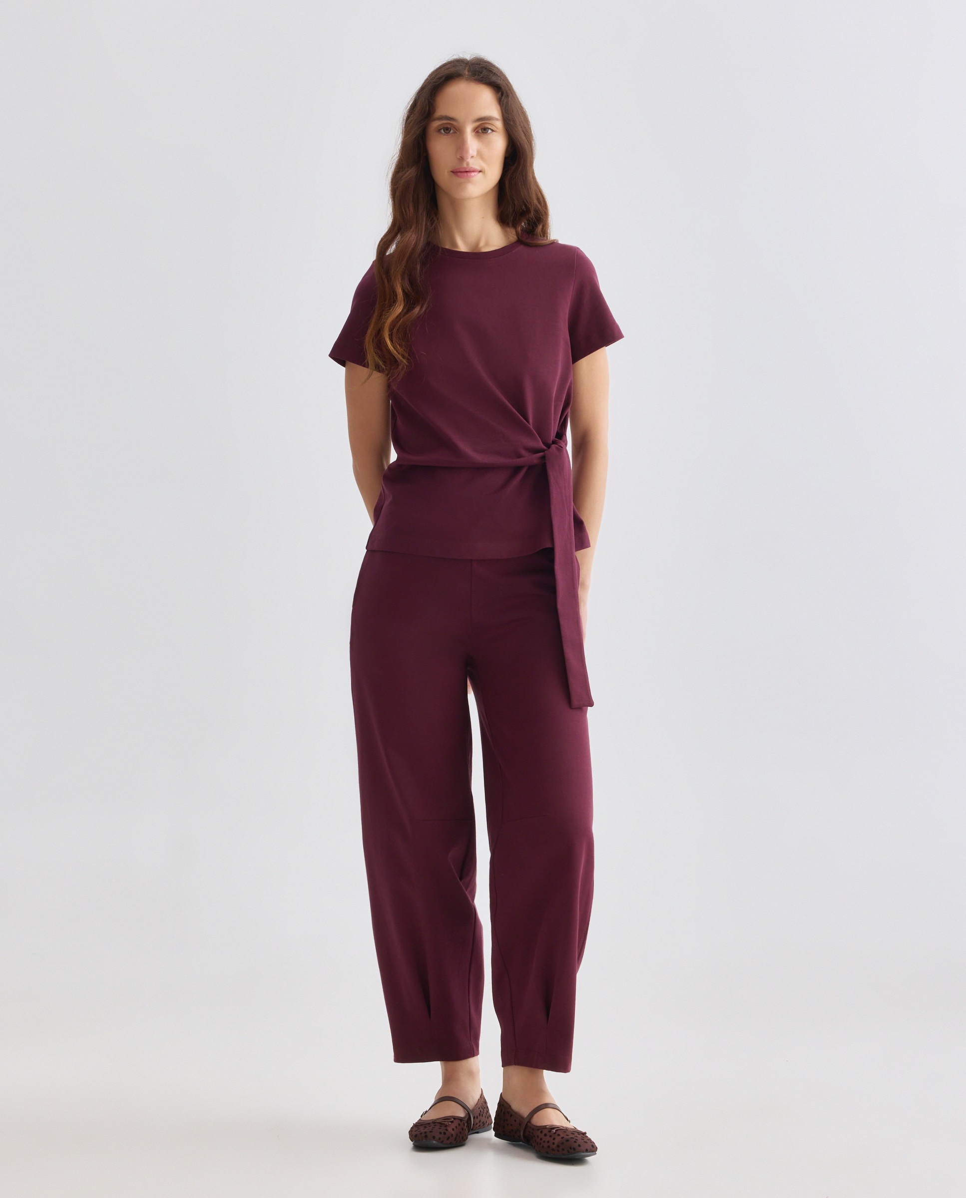 Camiseta de mujer cuello caja nudo lateral 291 Berenjena-2