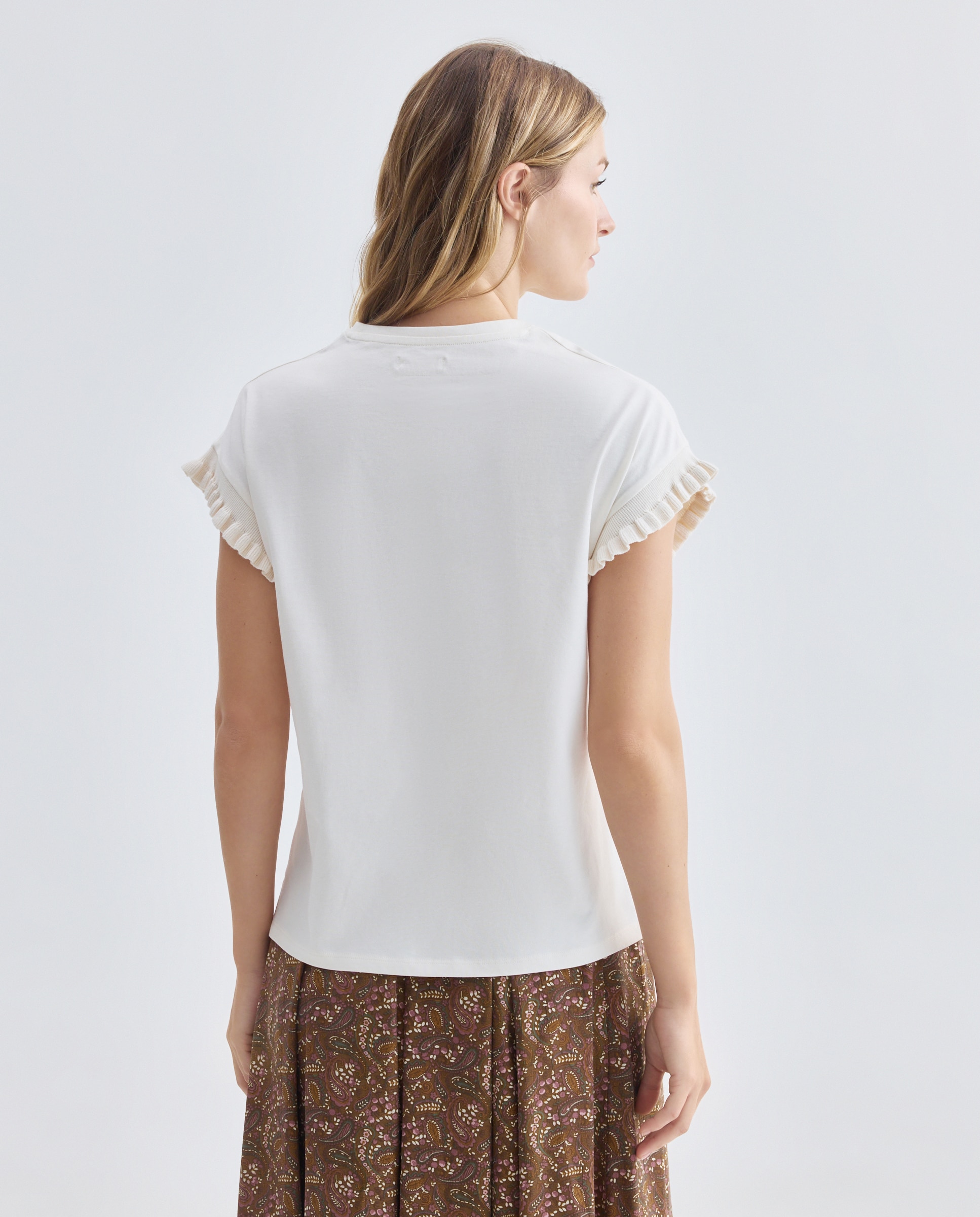 Camiseta de mujer cuello caja acabado manga volante 120 Crudo-3