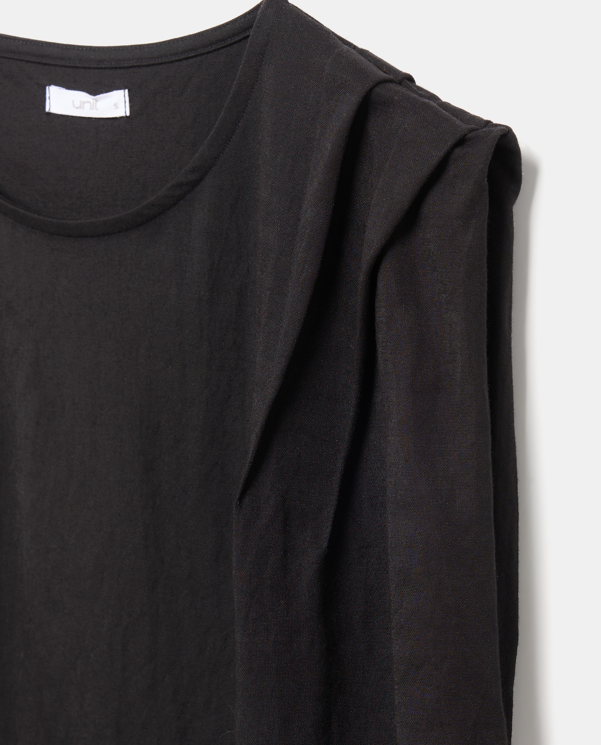 Camiseta de mujer cuello caja frunces en hombros Negro-5