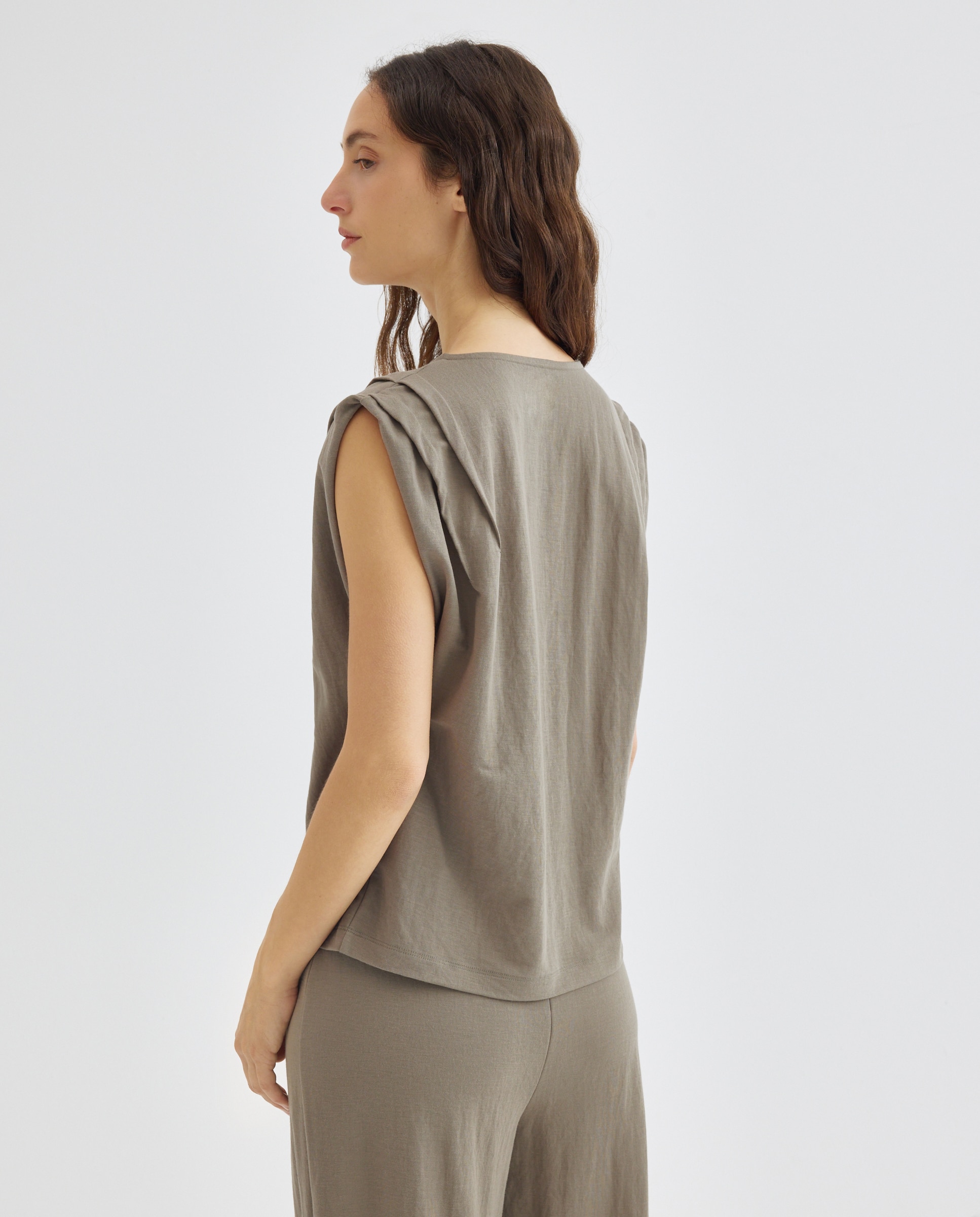 Camiseta de mujer cuello caja frunces en hombros Verde-3