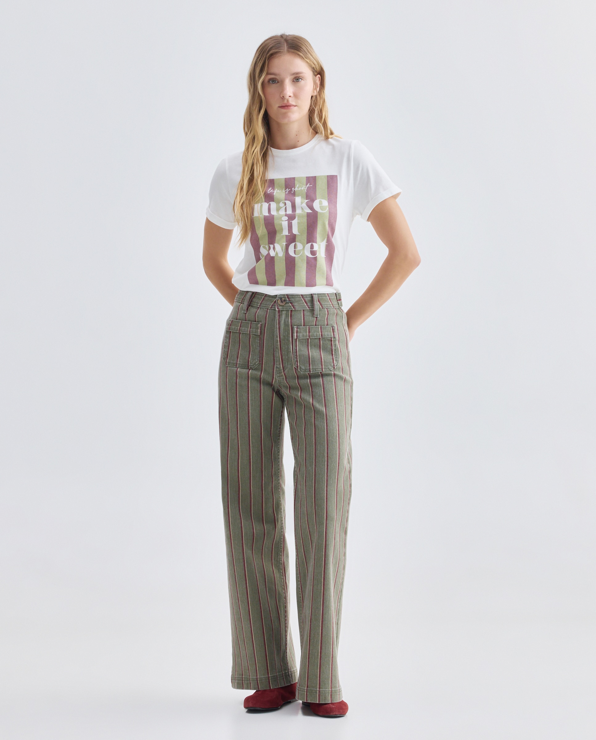 Camiseta estampada de mujer cuello caja Marrón-2