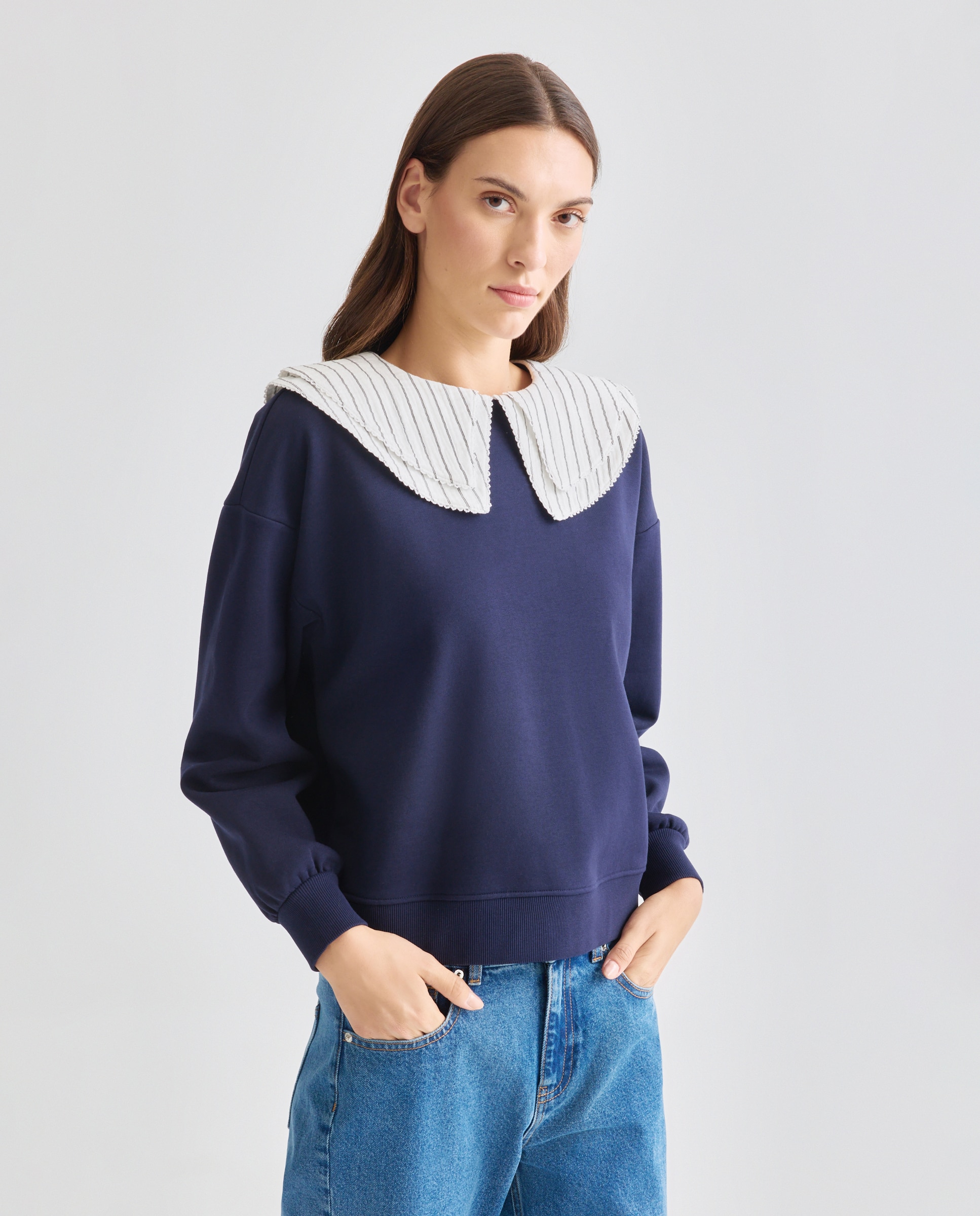 Imagen 0 de Sudadera de mujer con cuellos