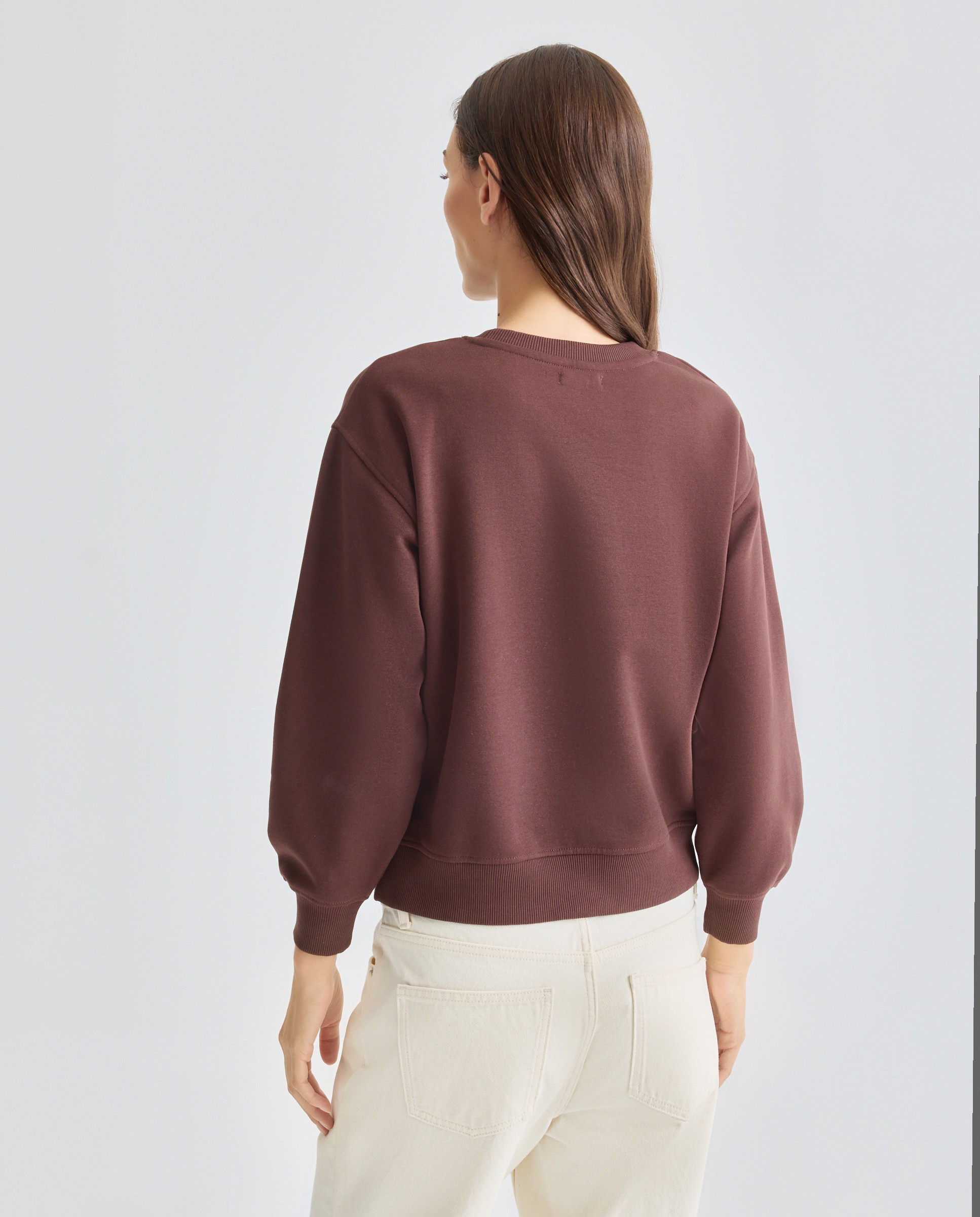 Sudadera de mujer cuello caja y texto bordado Marrón-3