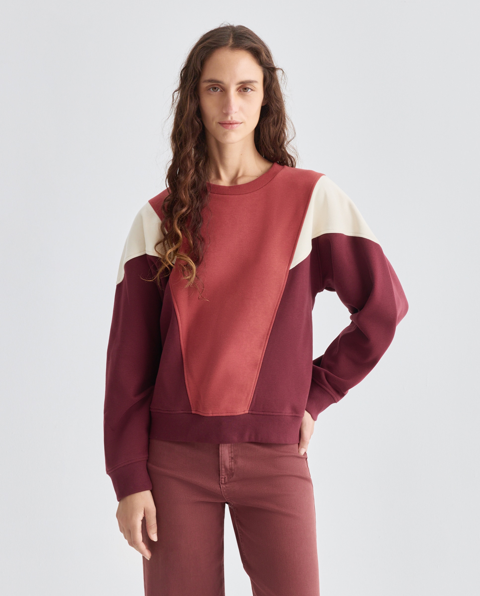 Imagen 0 de Sudadera de mujer cuello caja color block