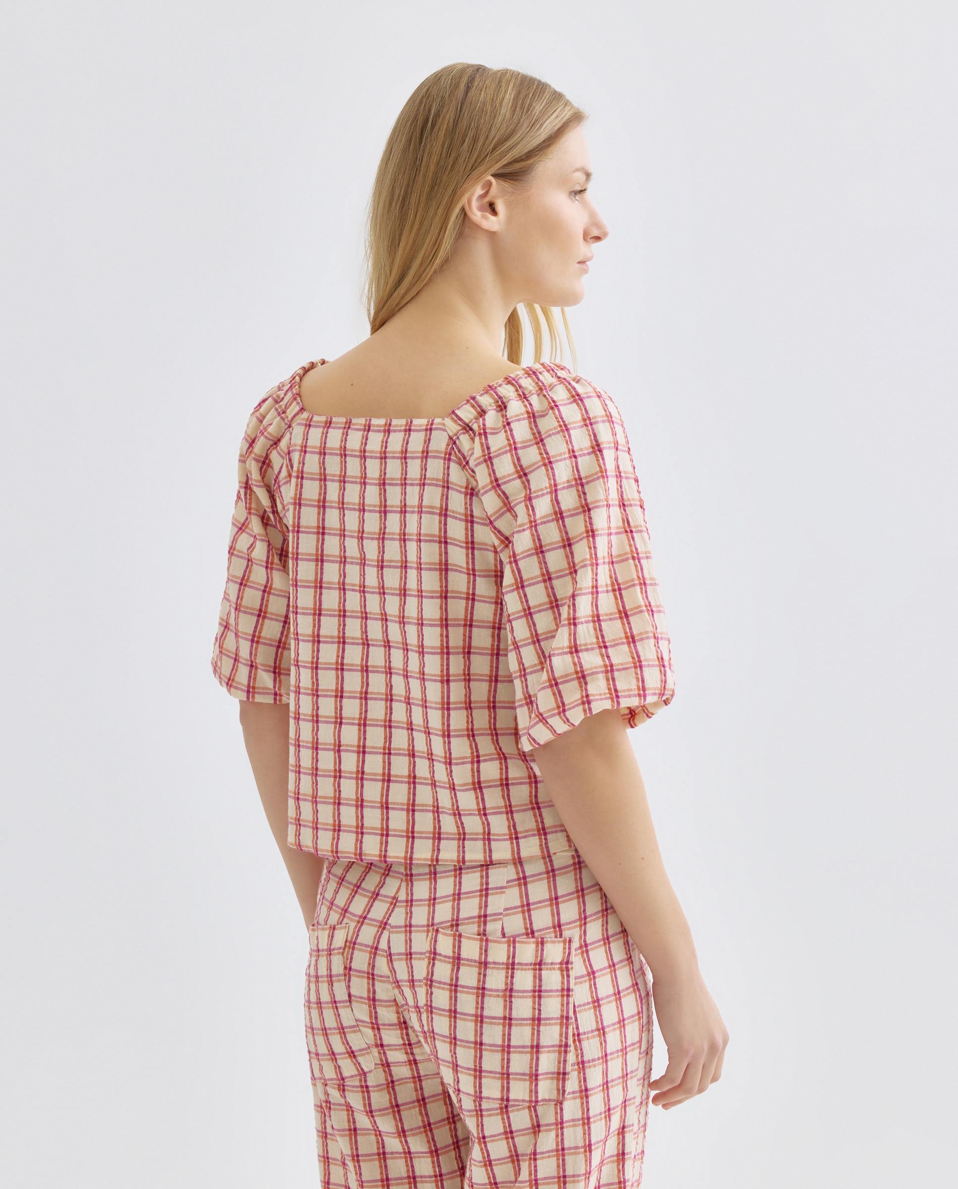 Blusa de mujer con escote cuadrado de cuadros total look Morado-3