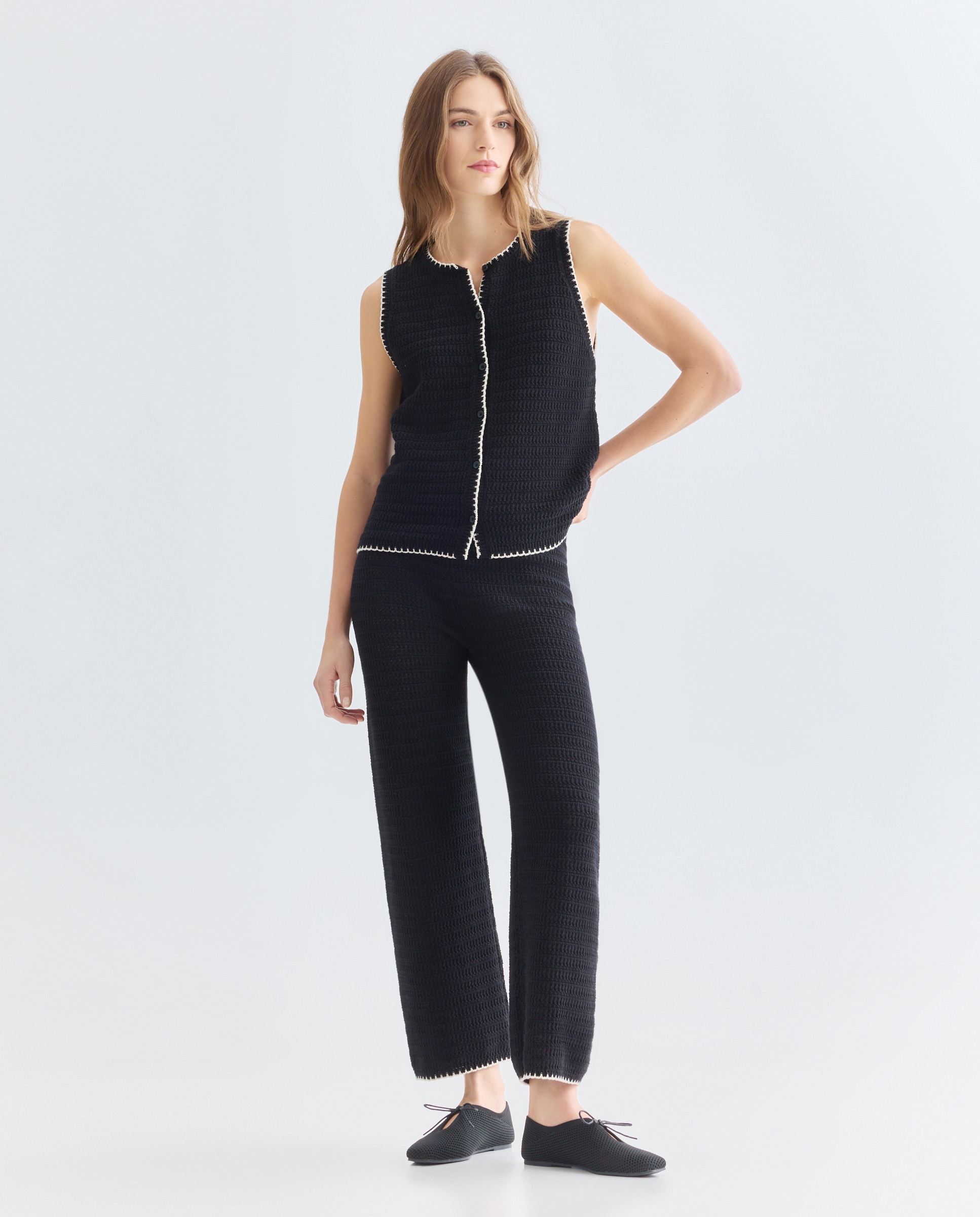 Imagen 0 de Pantalón de mujer de algodón con contrastes