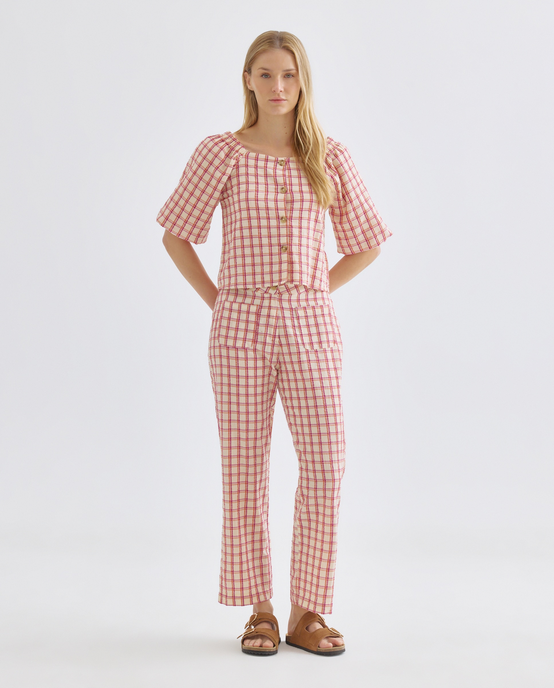 Imagen 0 de Pantalón de mujer recto de cuadros total look