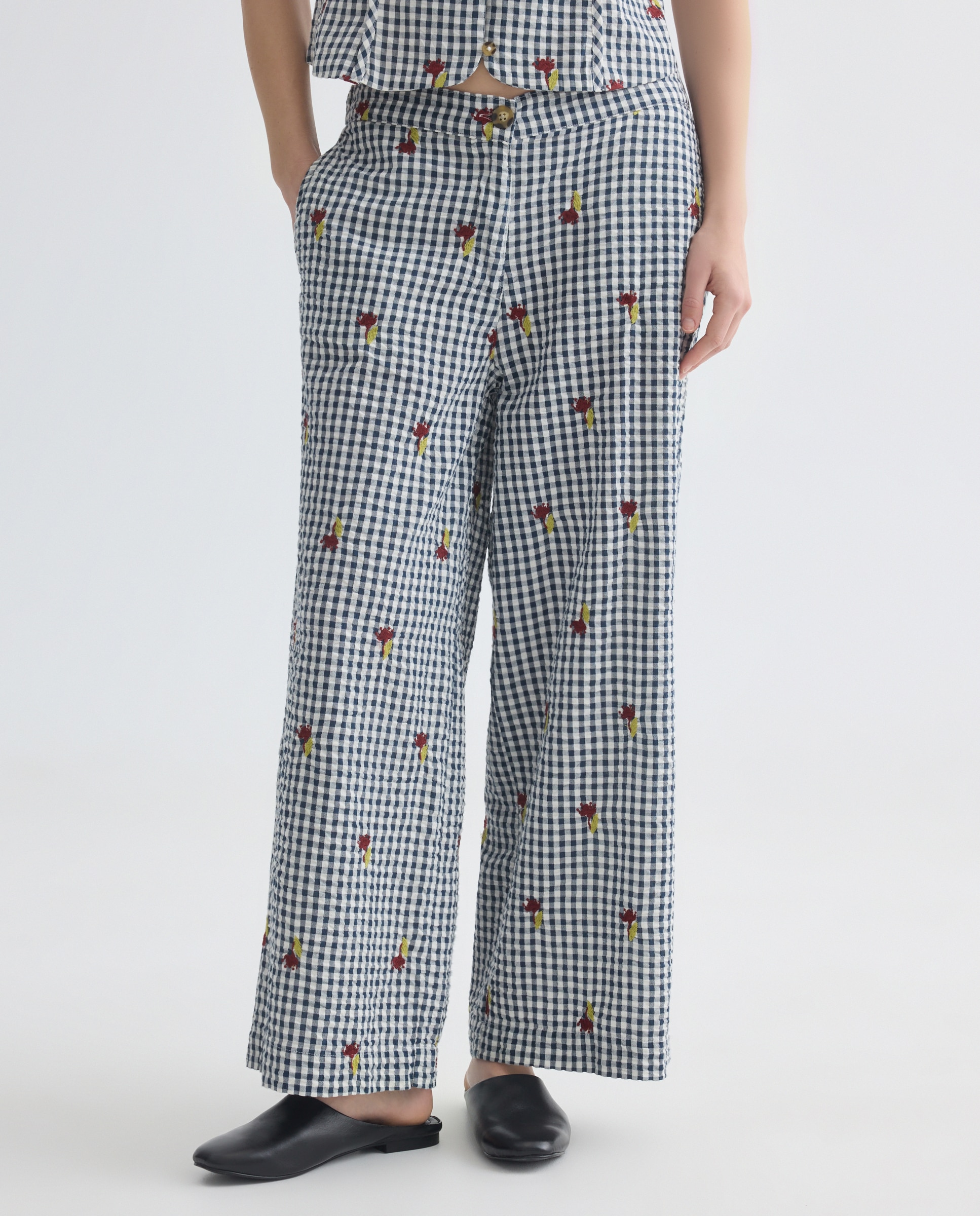 Pantalón de mujer de cuadros vichy con bordado total look Negro-2