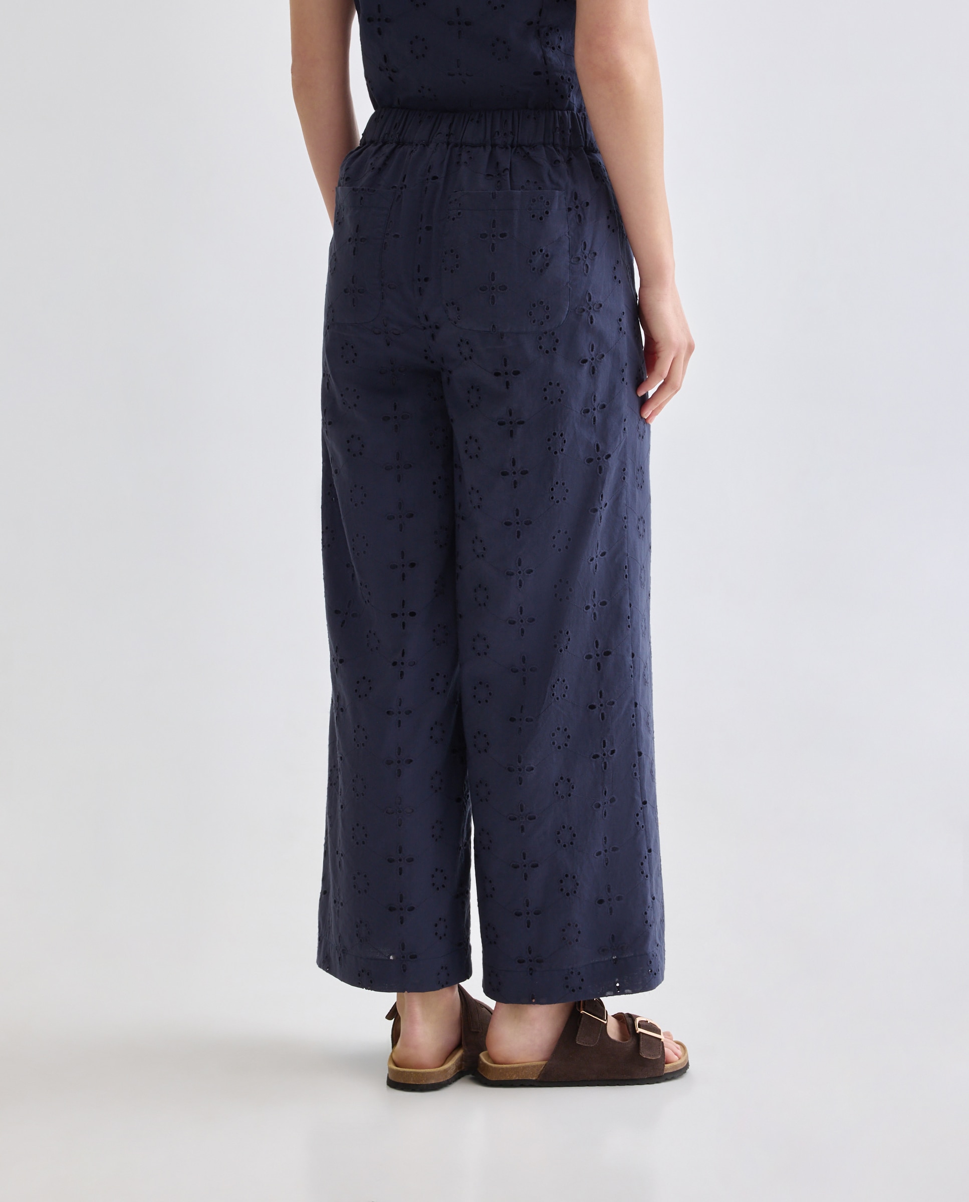 Pantalón de mujer bordado total look Azul marino-3