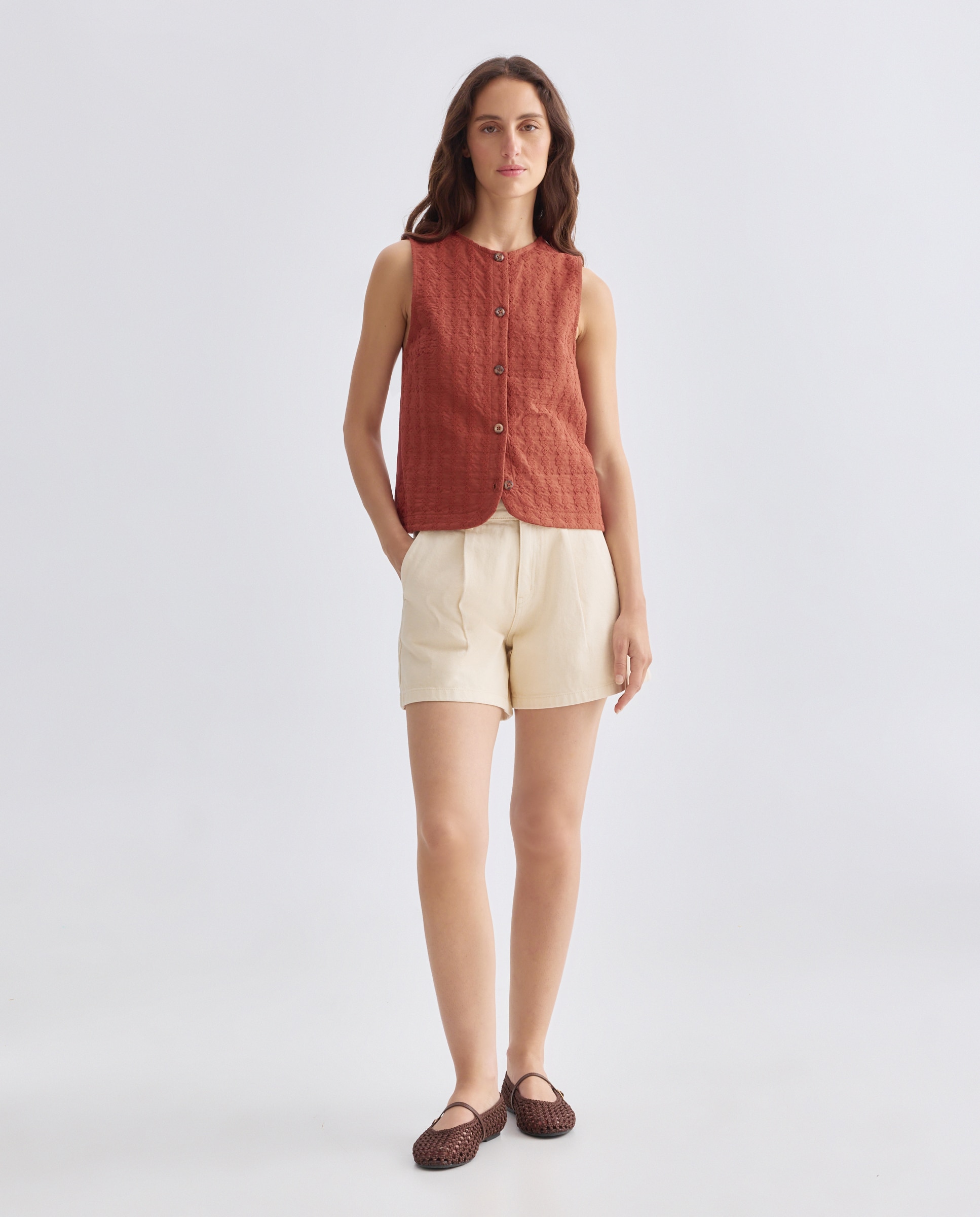 Imagen 0 de Short de mujer con pinzas