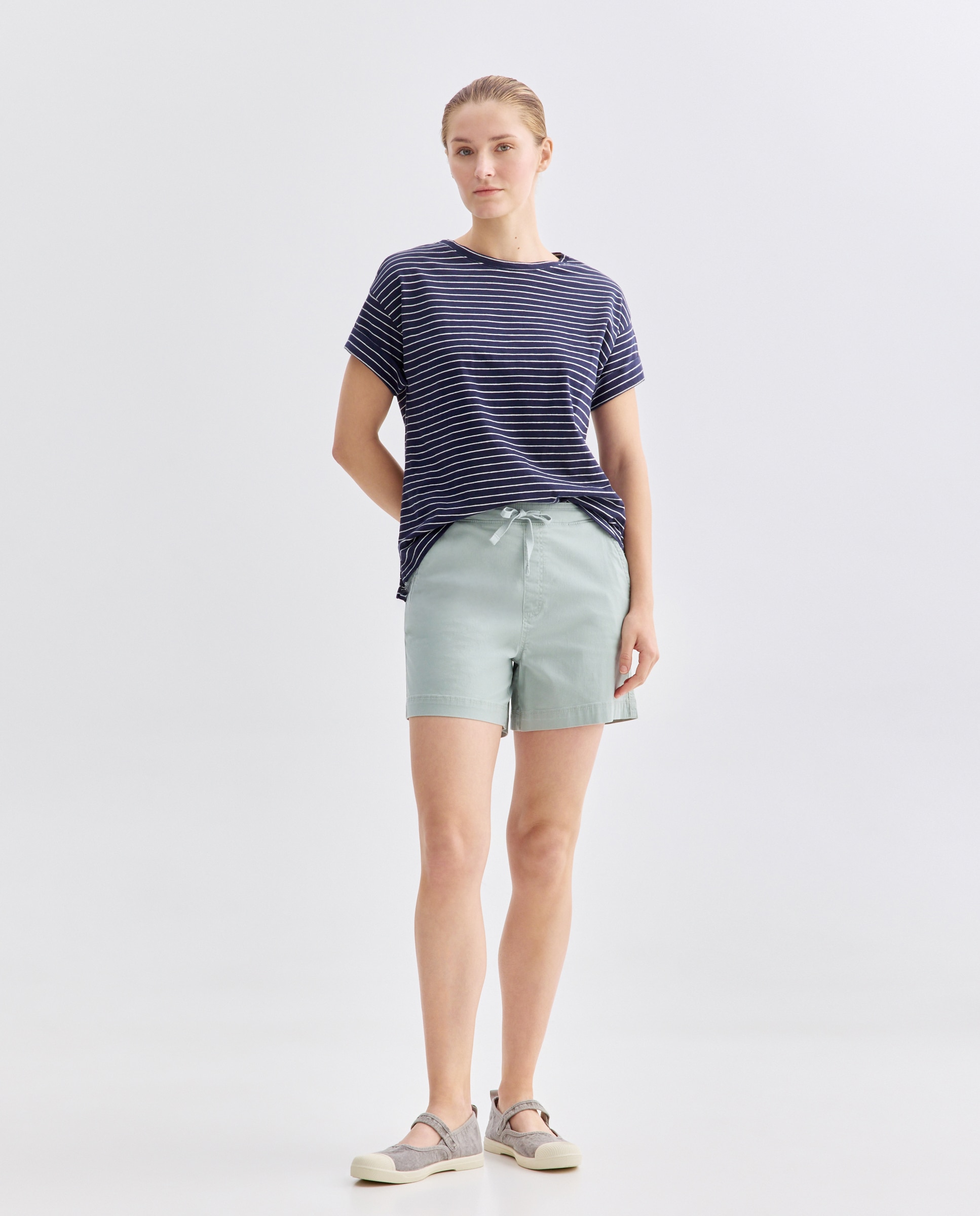 Short de mujer corto con goma elástica 510 Verde claro-1