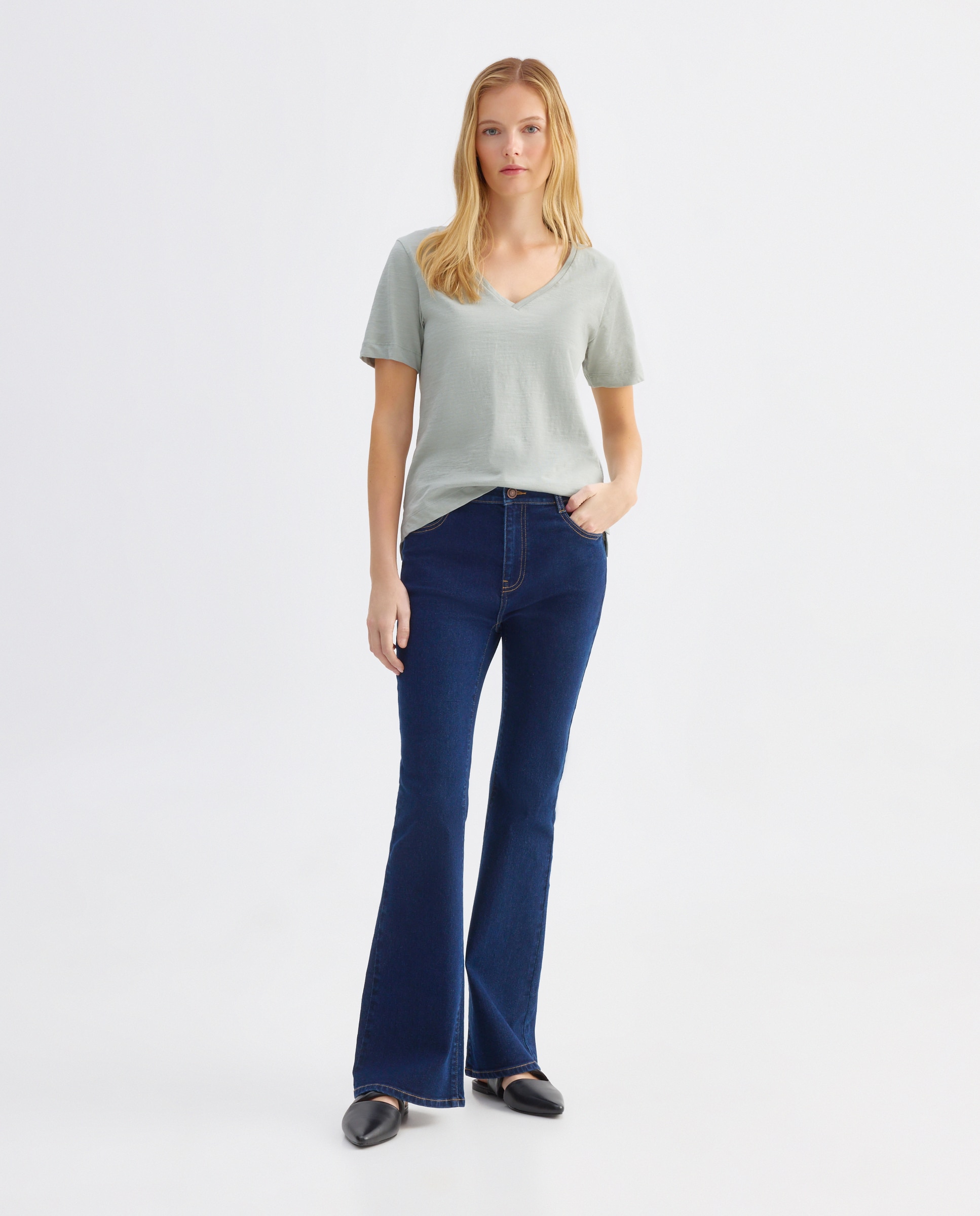 Imagen 0 de Pantalón denim campana de mujer