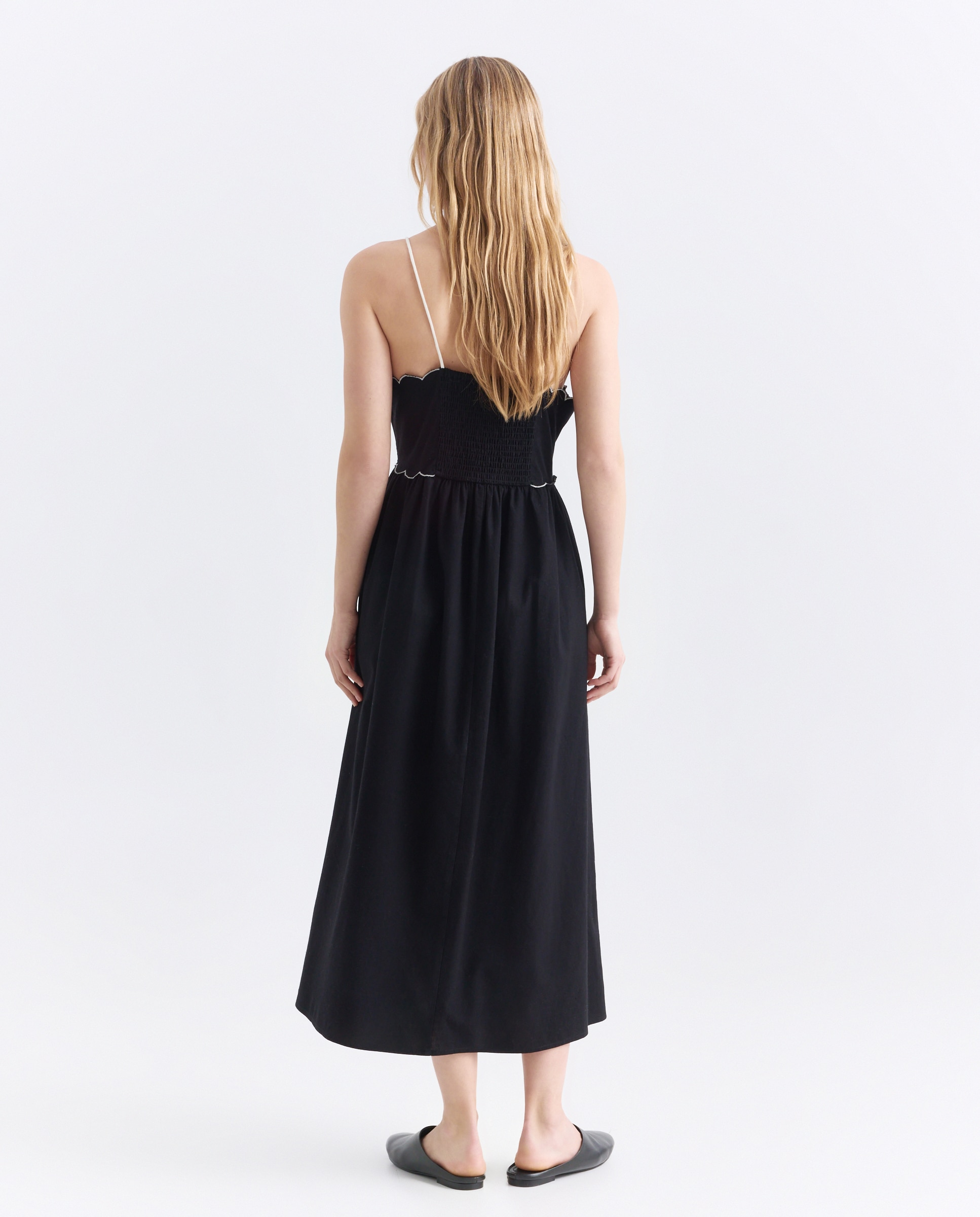 Vestido de mujer con pechera bordada Negro-3