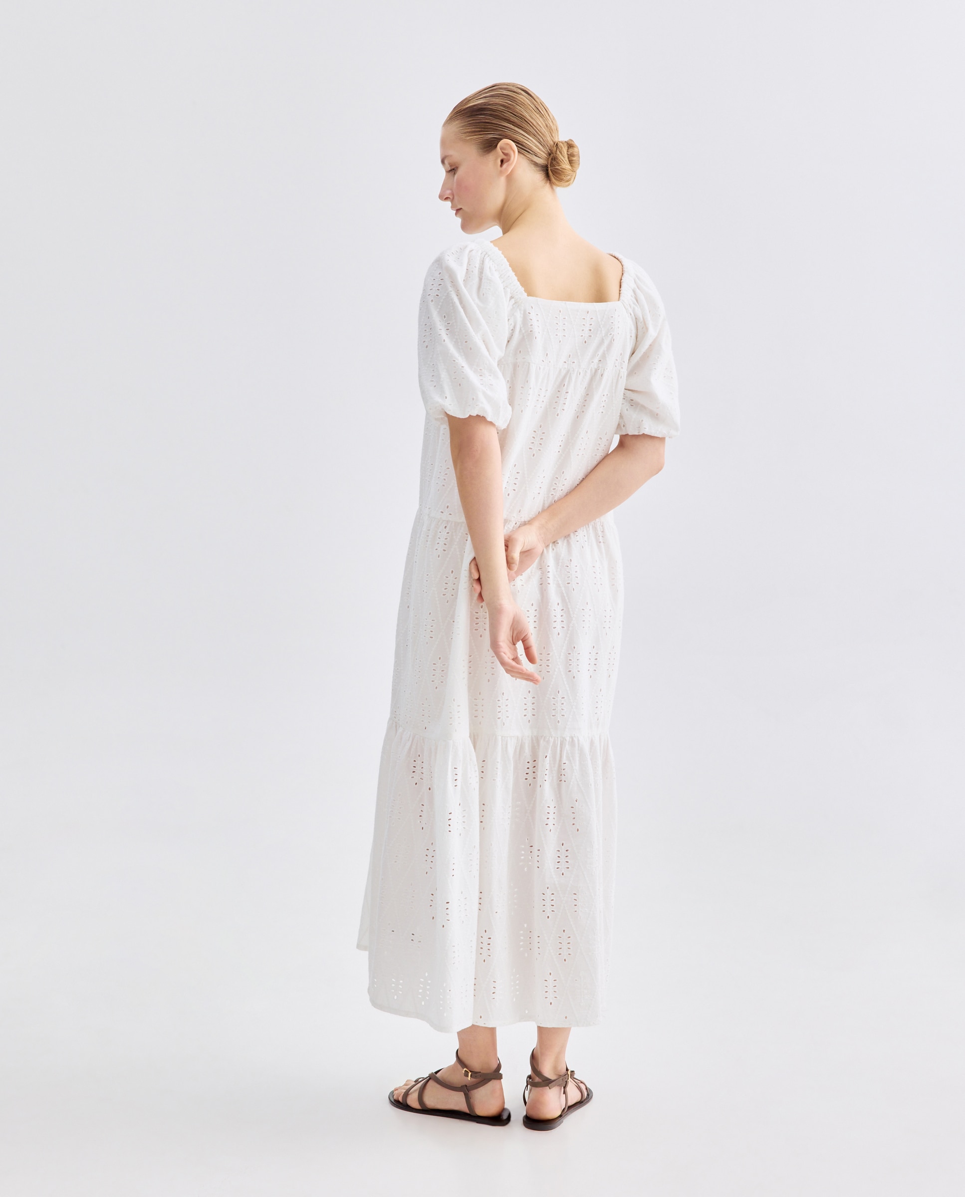 Vestido de mujer bordado con escote cuadrado Blanco roto-3