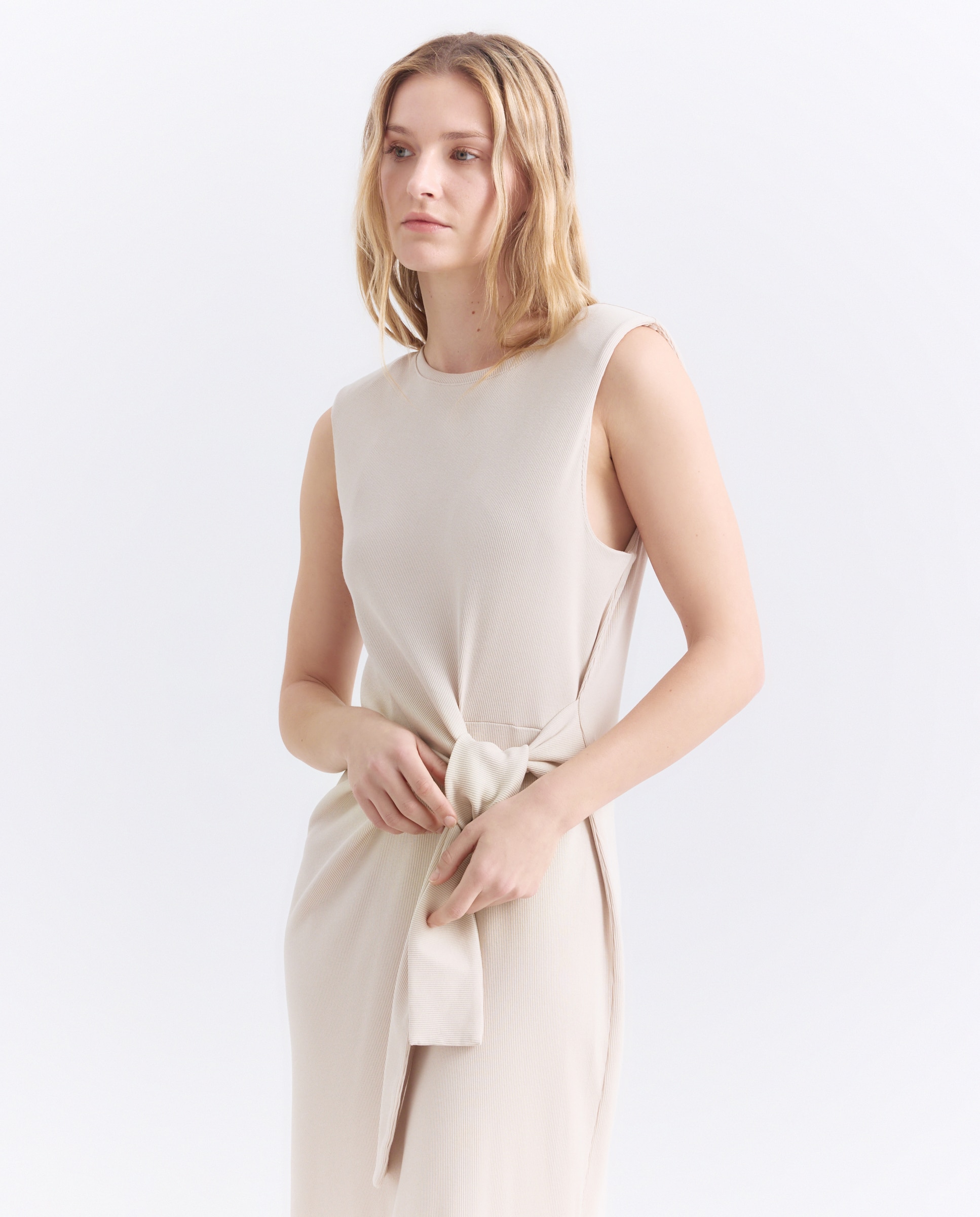 Vestido de mujer canalé manga corta y cinturón Beige-2