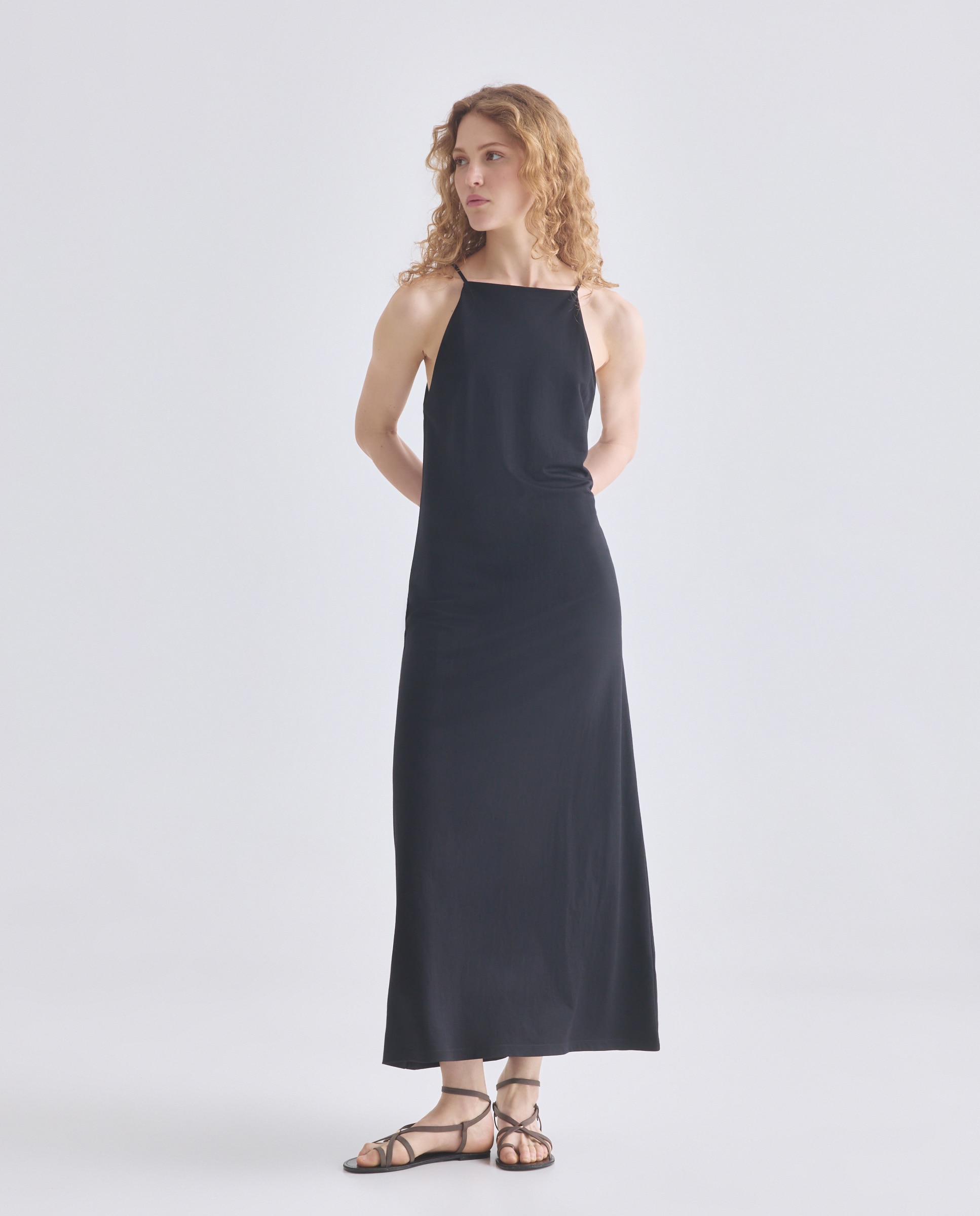 Vestido de mujer cuello halter tirante fino Negro-1