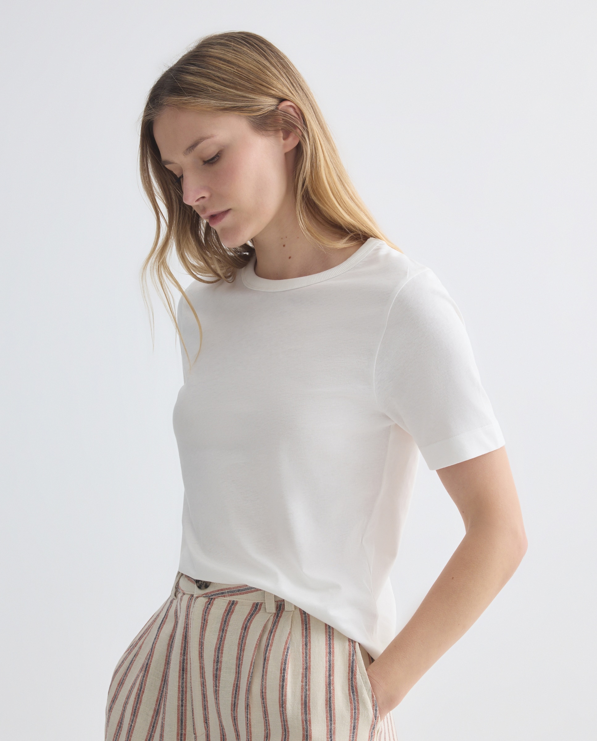 Camiseta básica de mujer cuello caja Blanco-1