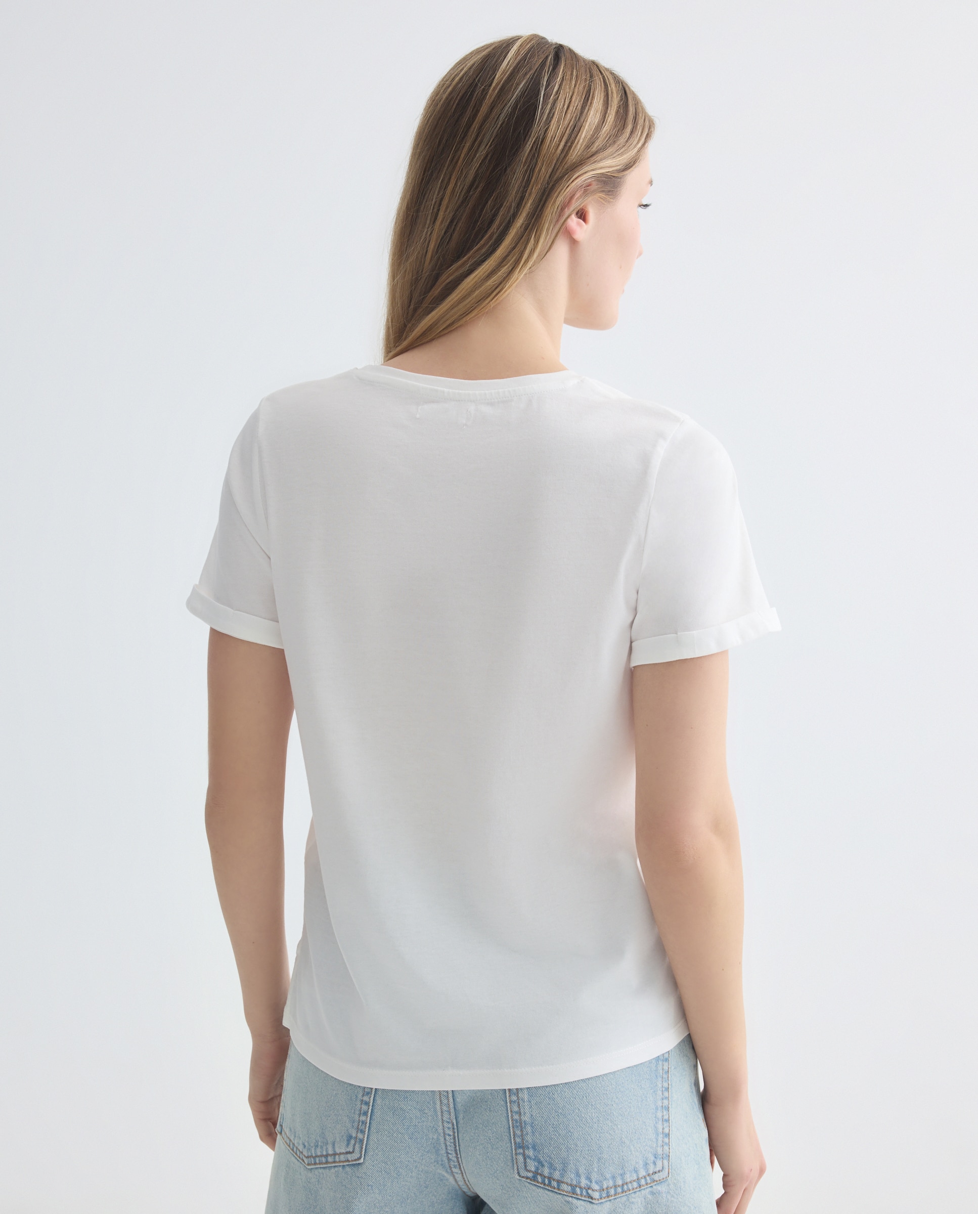 Camiseta de mujer cuello caja detalles bordados Rosa-3