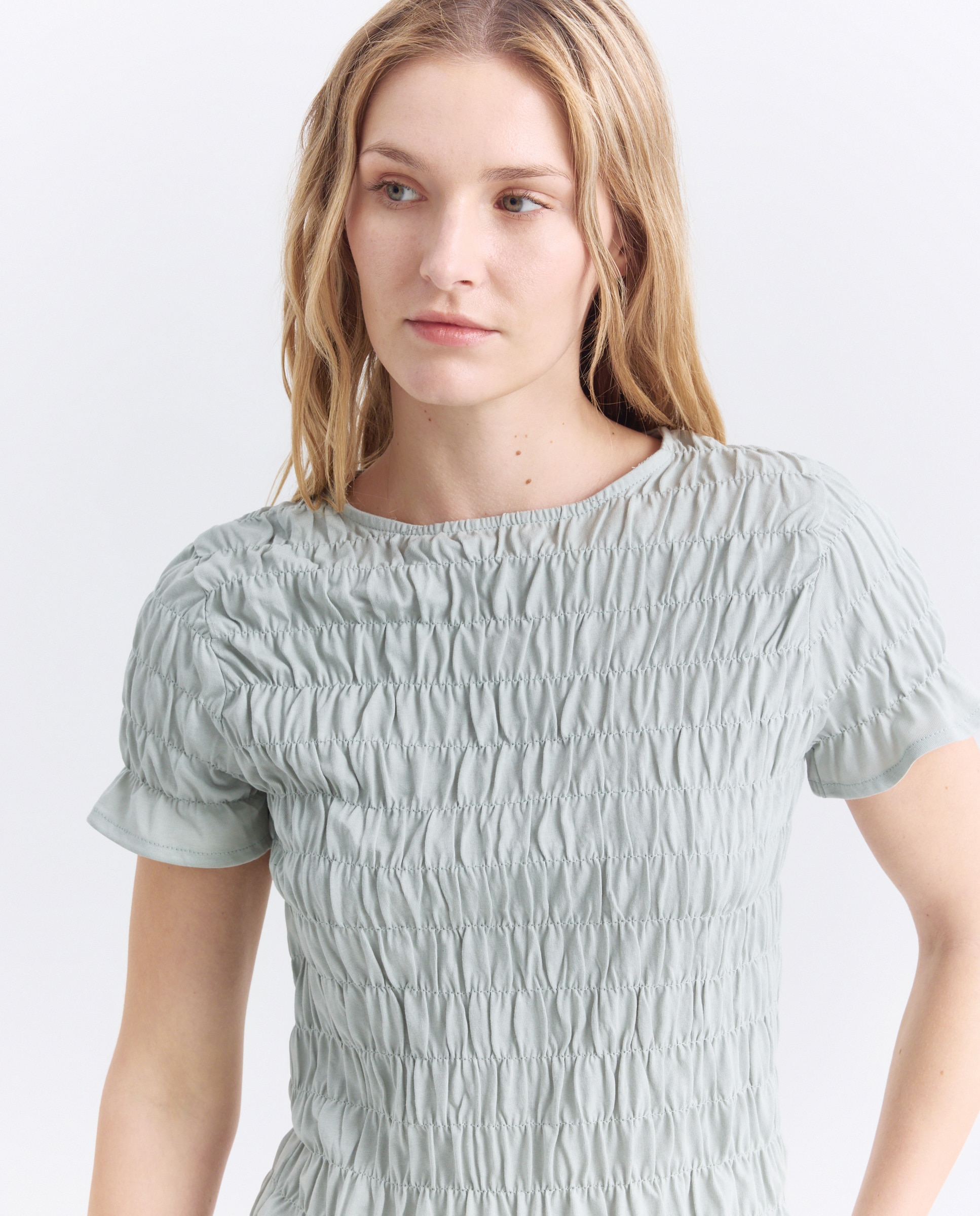 Camiseta de mujer cuello caja fruncida 582 Verde agua-4