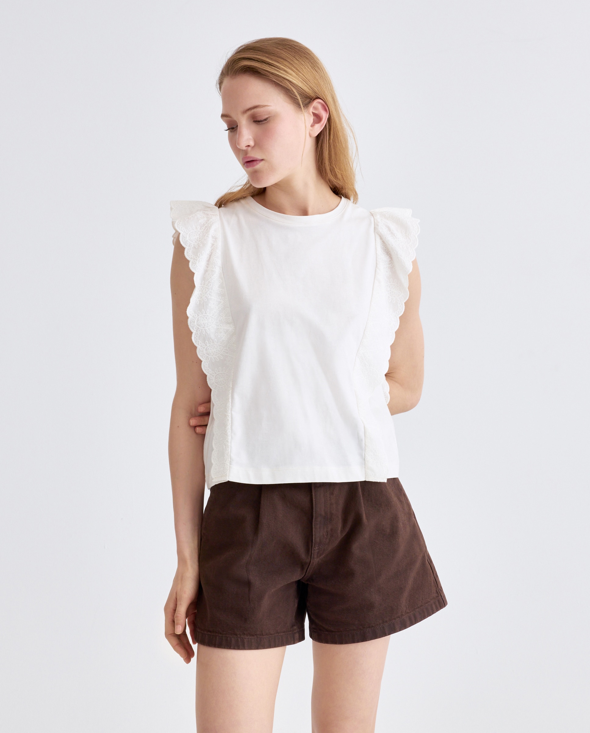 Camiseta de mujer cuello caja volantes Blanco-2