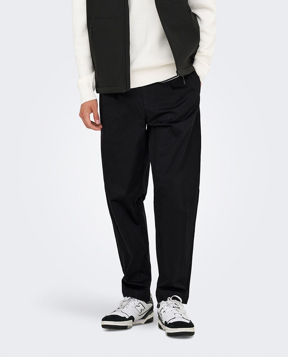 Calças Chino Tapered Fit Preto-2