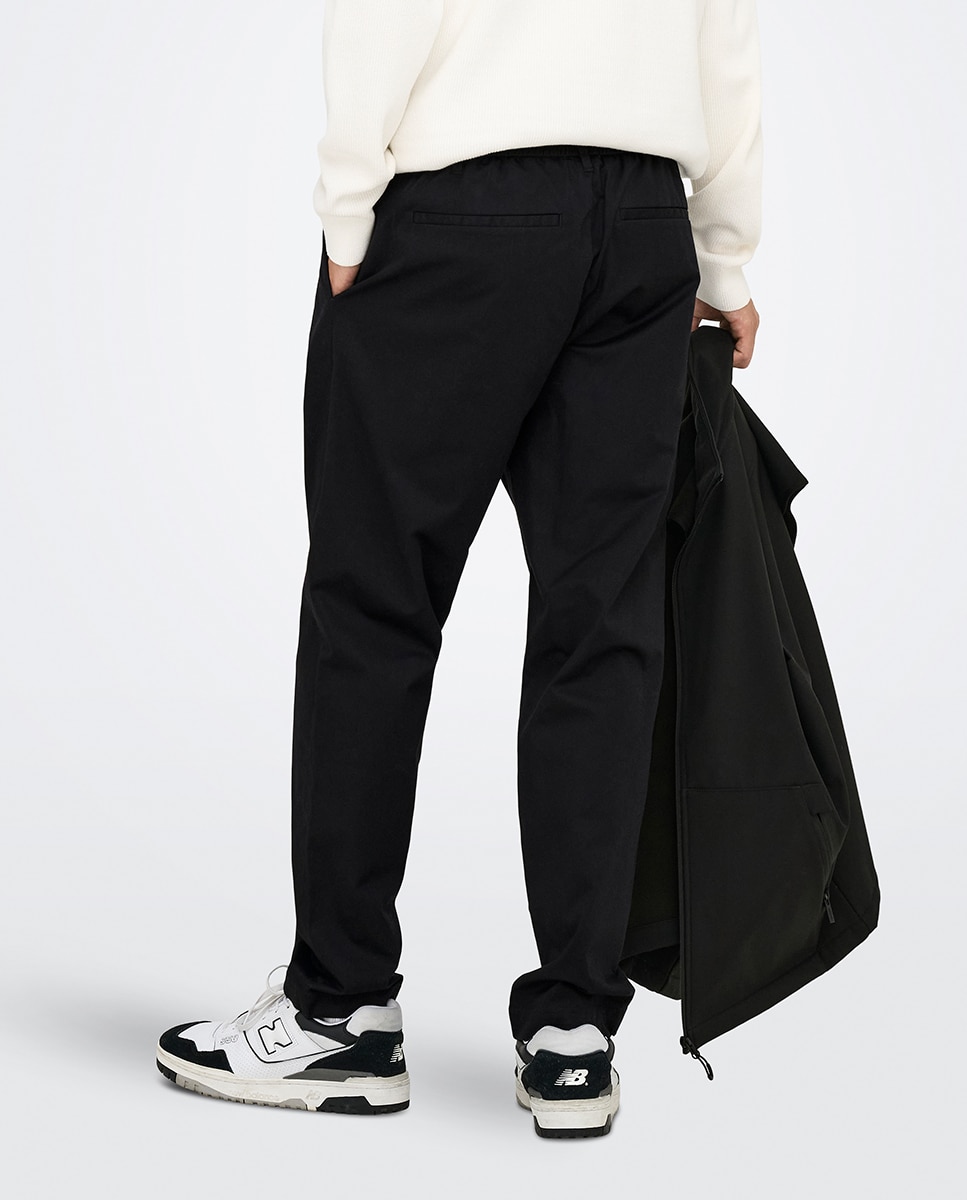 Calças Chino Tapered Fit Preto-3