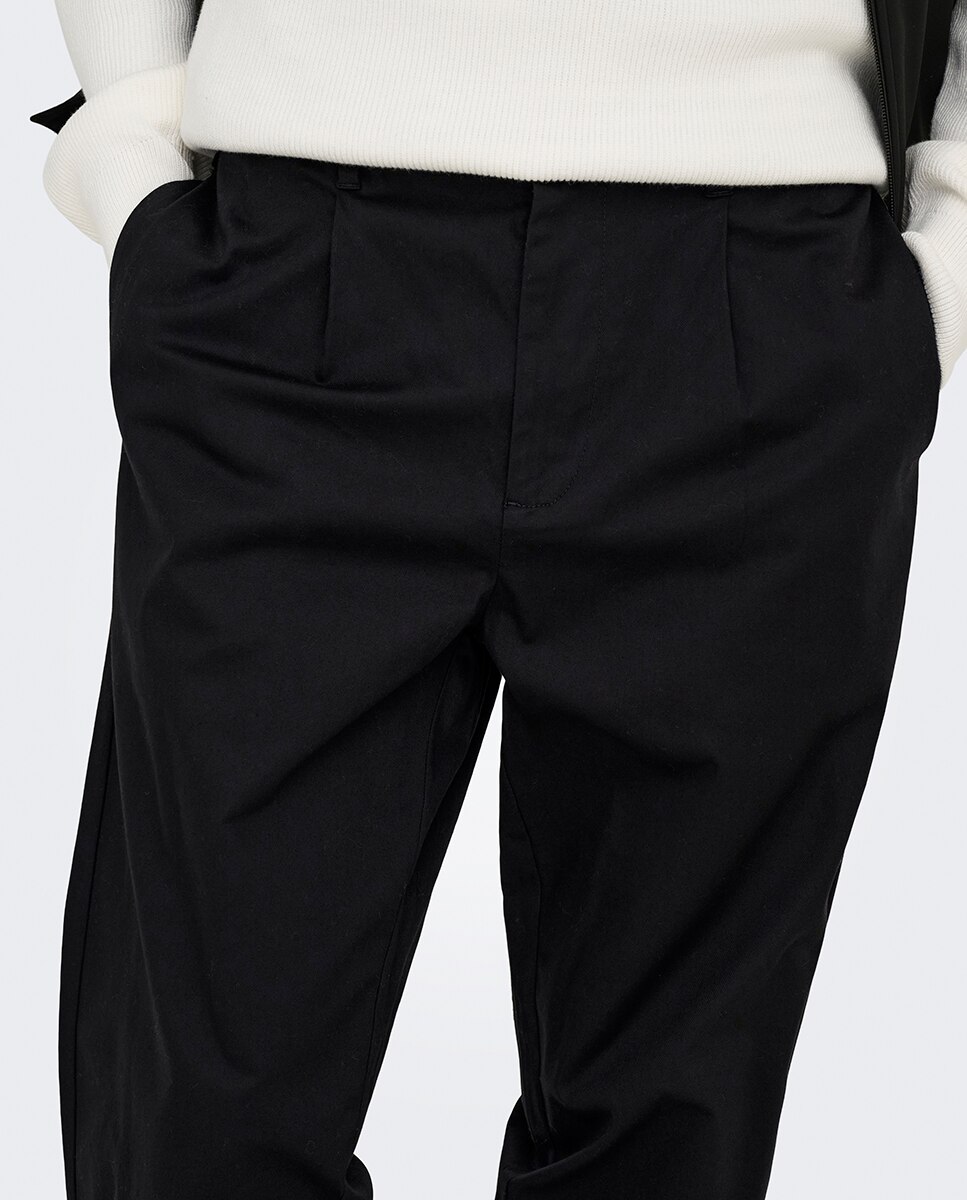 Calças Chino Tapered Fit Preto-4