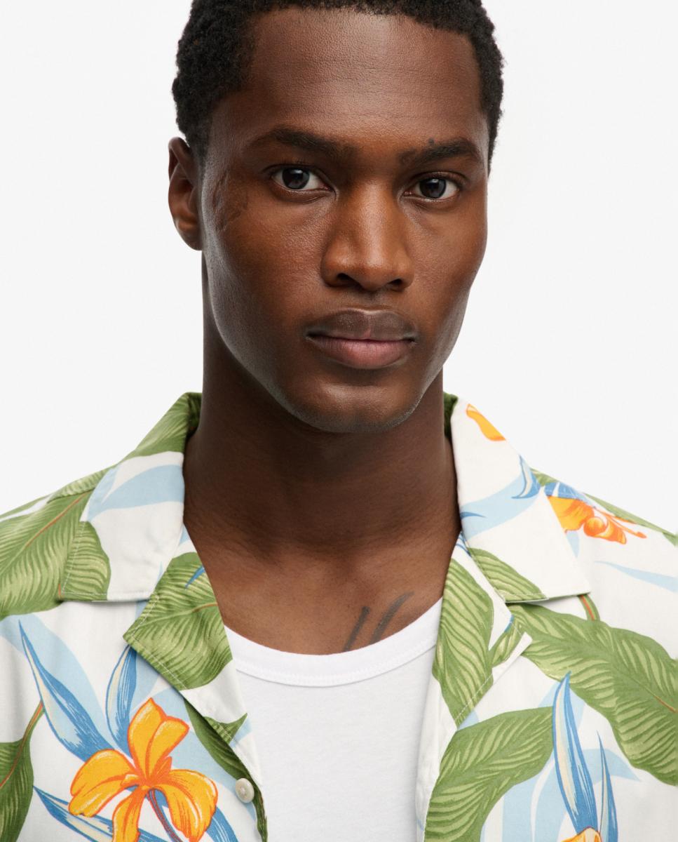 Camisa com Estampado Havaiano e Manga Curta Verde-2