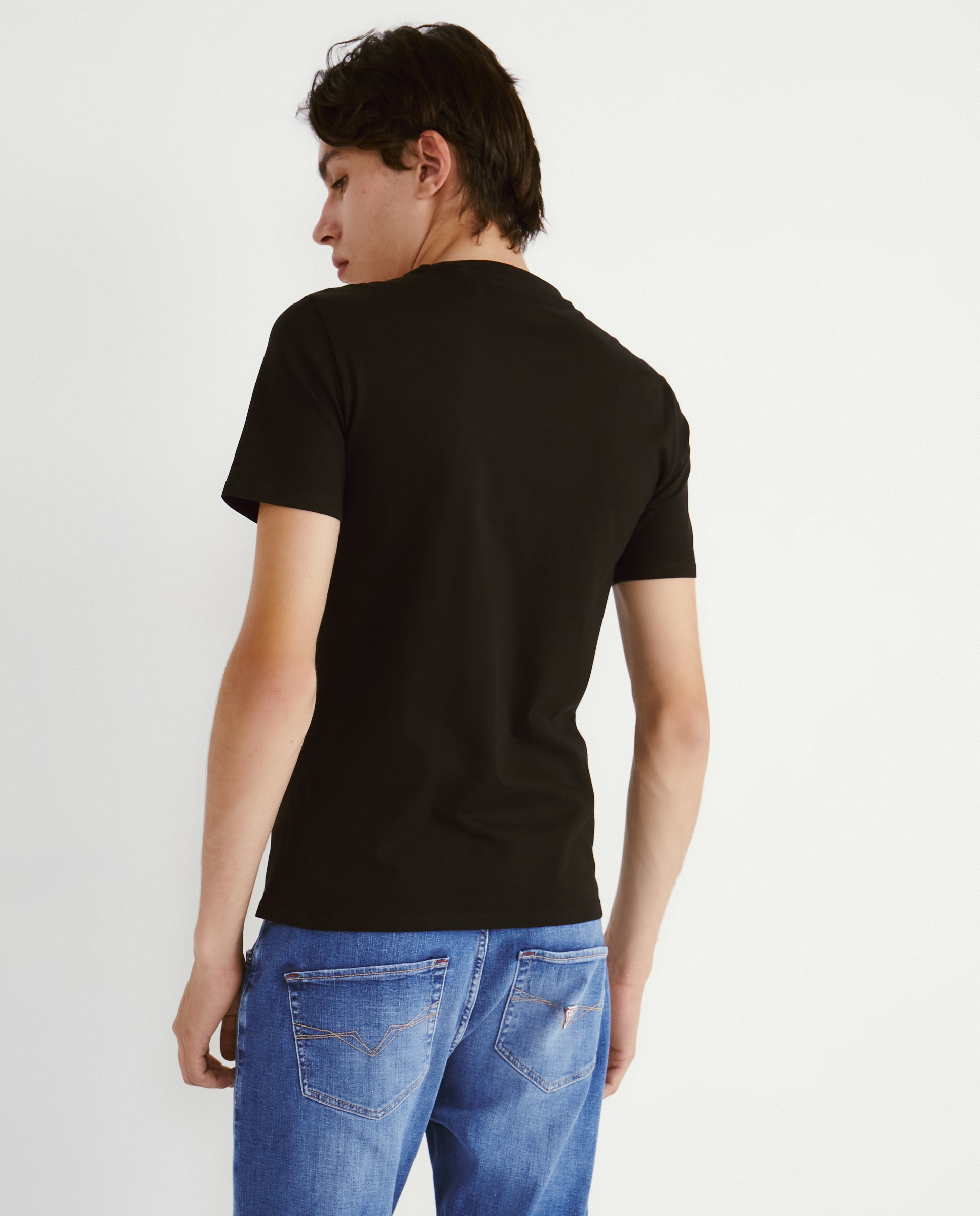 T-shirt com Logótipo à Frente Preto-1