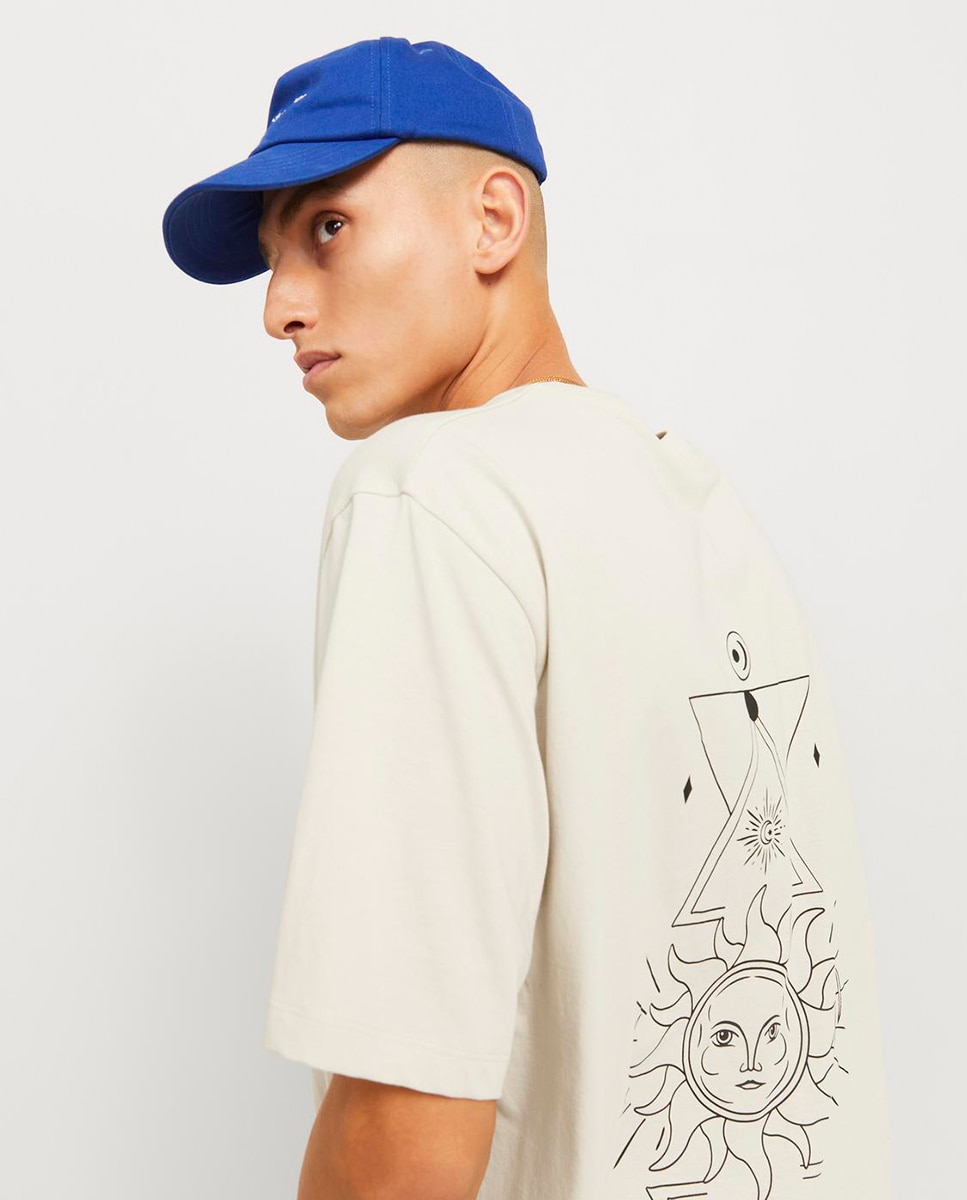 T-shirt de Manga Curta com Gola Redonda e Estampado Traseiro Bege-3