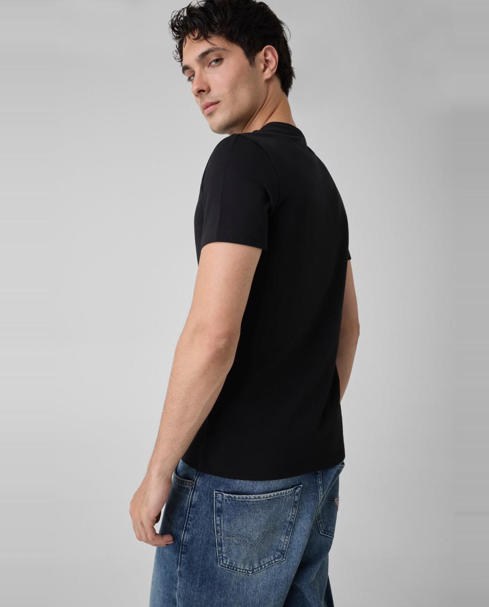 T-shirt com Manga Curta Preto-2