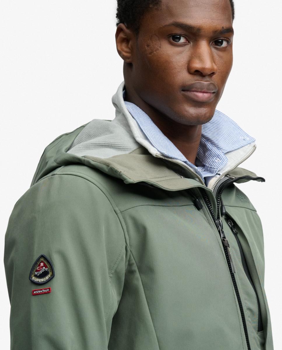 Casaco Softshell Trekker com Capuz Verde-3