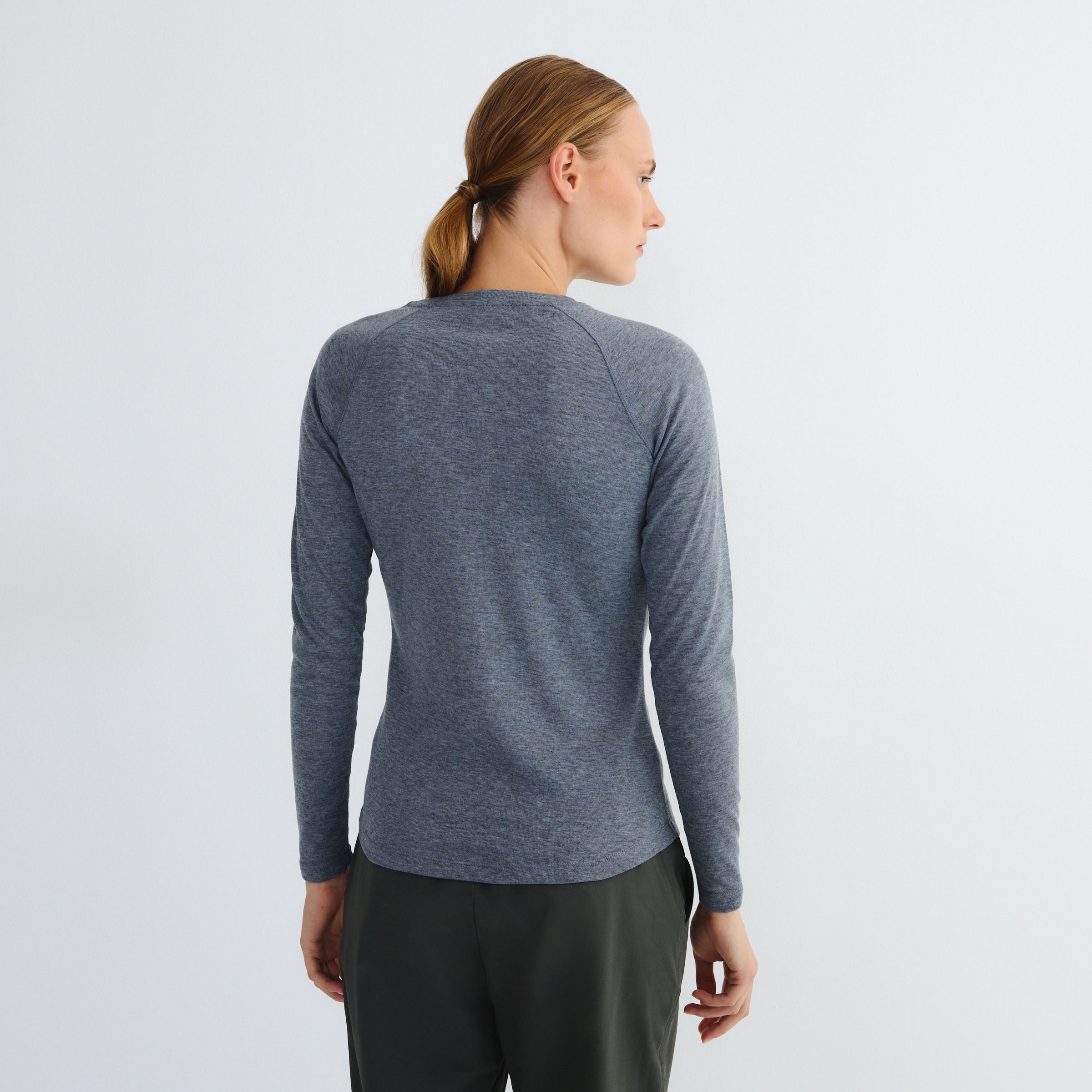Camiseta Térmica Mujer Gris-3