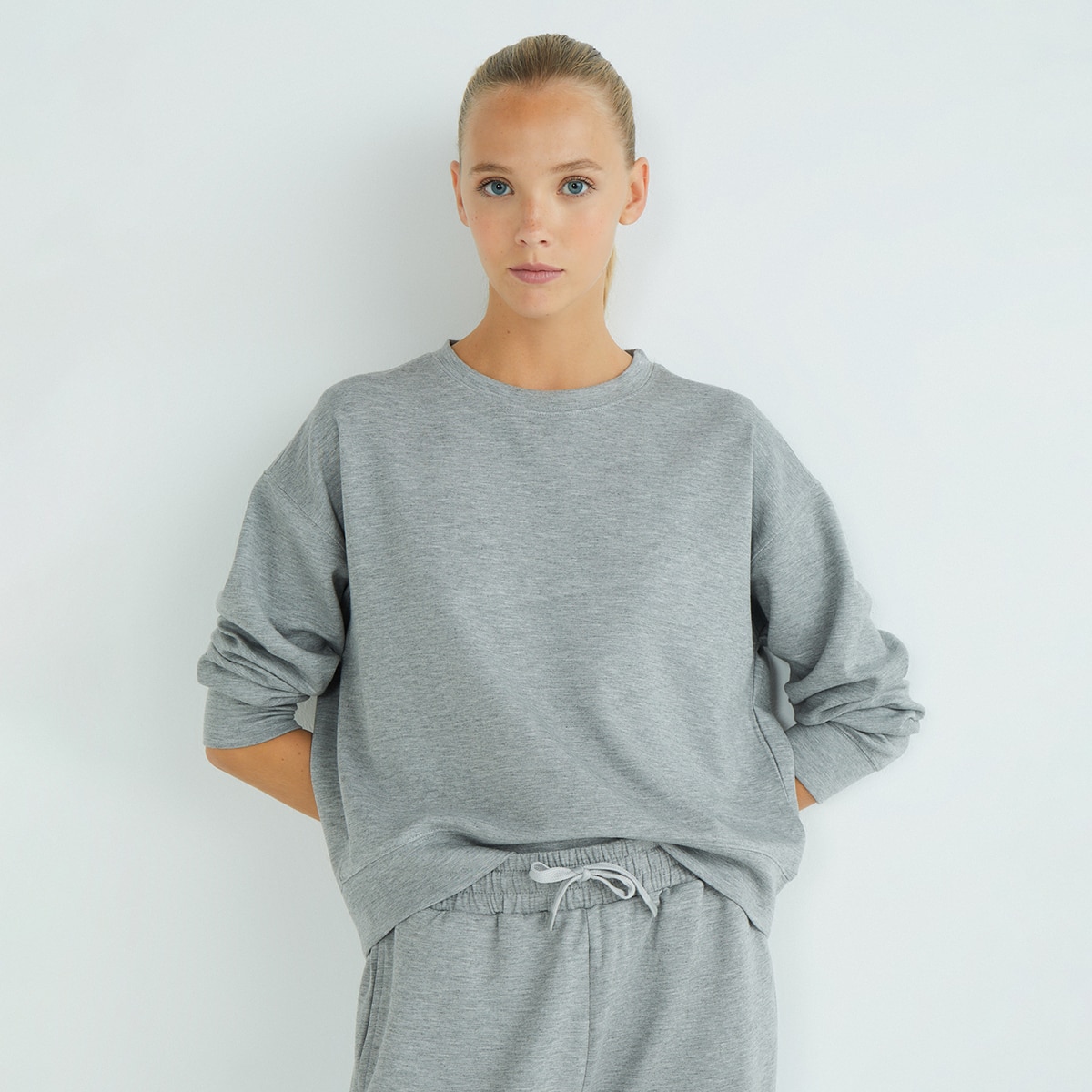 Imagen 0 de Sudadera modal cuello caja de mujer